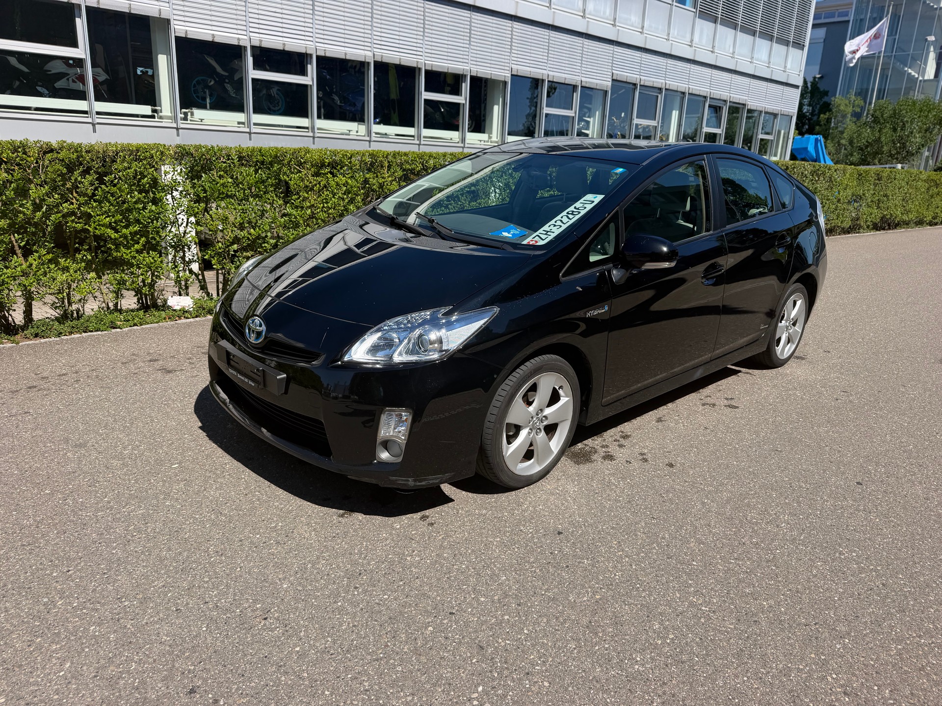 TOYOTA Prius 1.8 16V HSD Sol