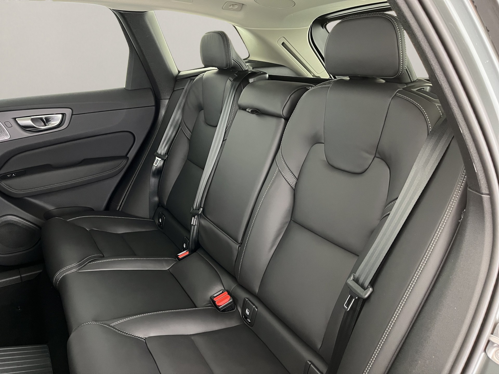 VOLVO XC60 2.0 T8 TE Ultra Dark eAWD-image-17