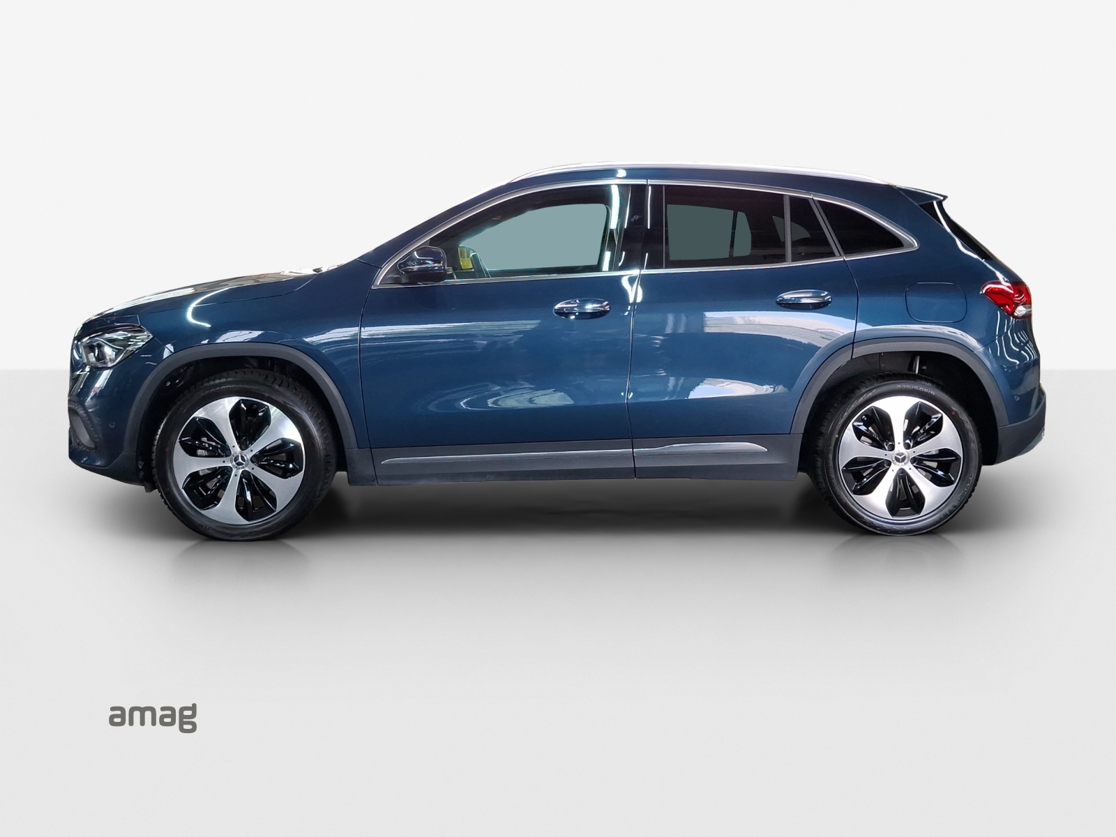 MERCEDES-BENZ GLA 250e Progressive 8G-DCT-showroom-element-1