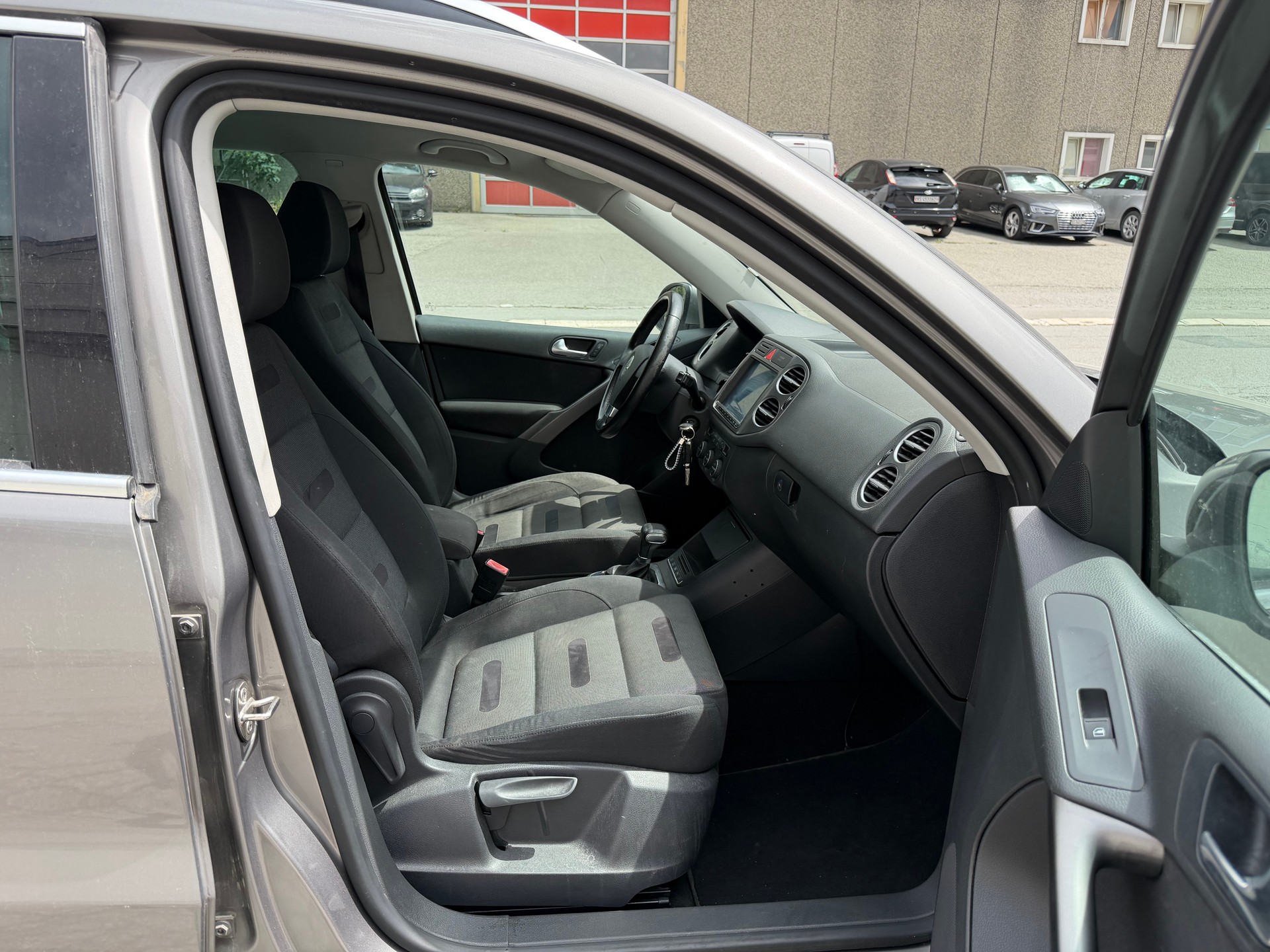 VW Tiguan 2.0 TSI Sport&Style Tiptronic-image-5