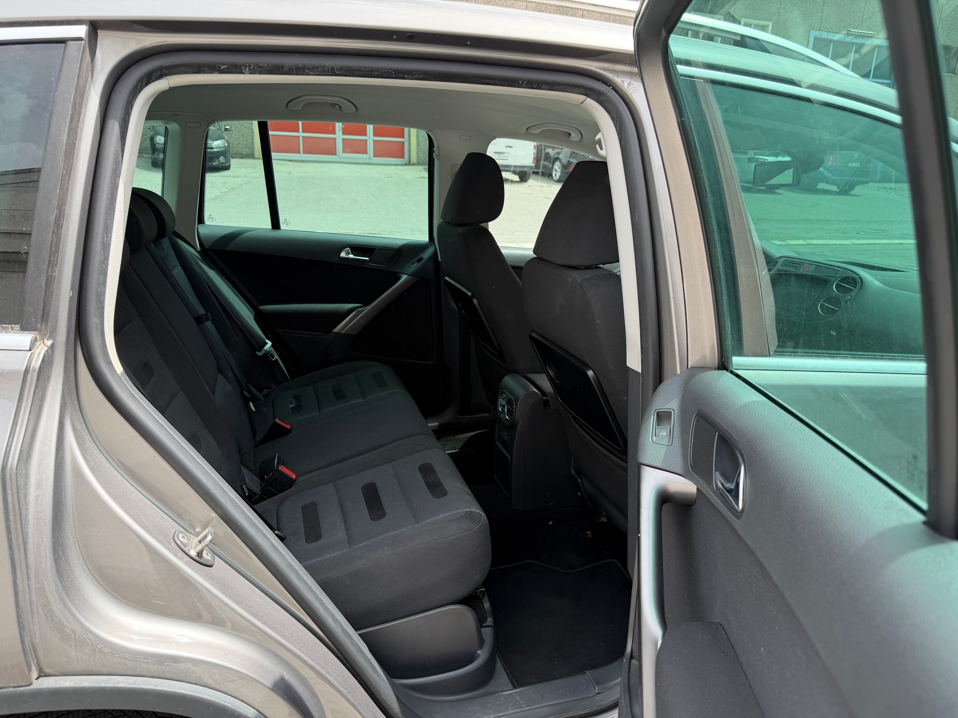 VW Tiguan 2.0 TSI Sport&Style Tiptronic-image-6