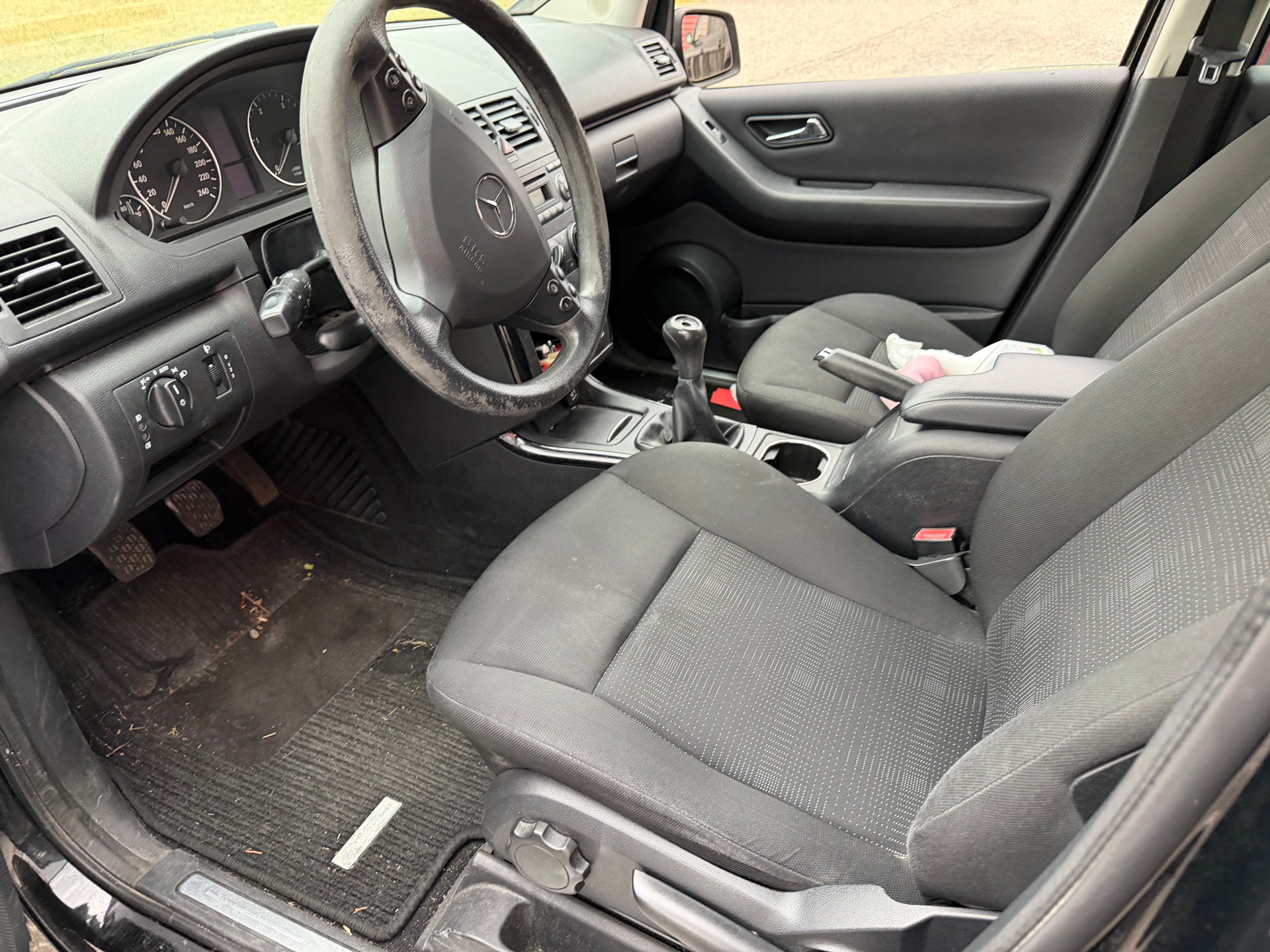 MERCEDES-BENZ A 160 CDI BlueEfficiency Elégance-image-5