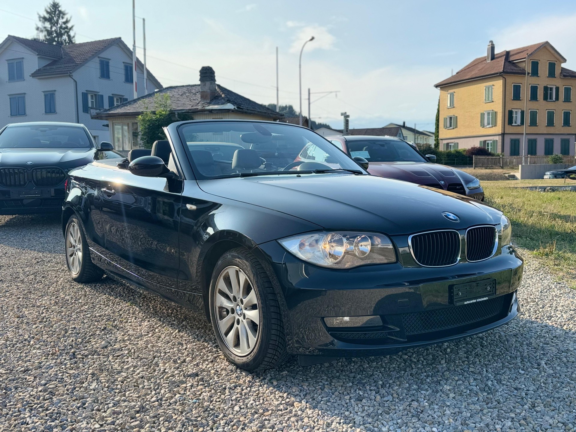 BMW 118d Cabrio-showroom-element-1