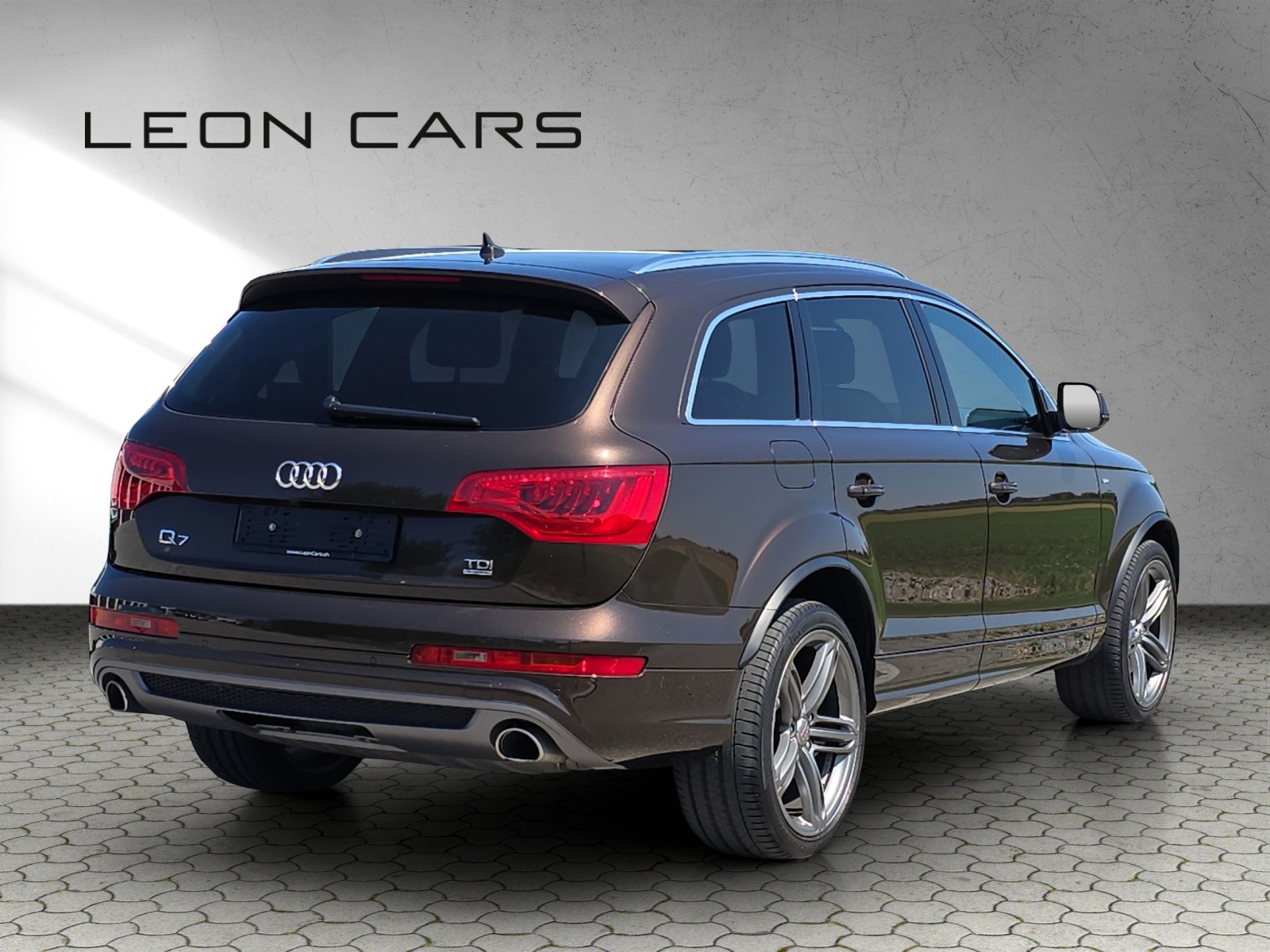AUDI Q7 3.0 TDI quattro tiptronic S-Line Luftfederung 7-Sitzer-image-4