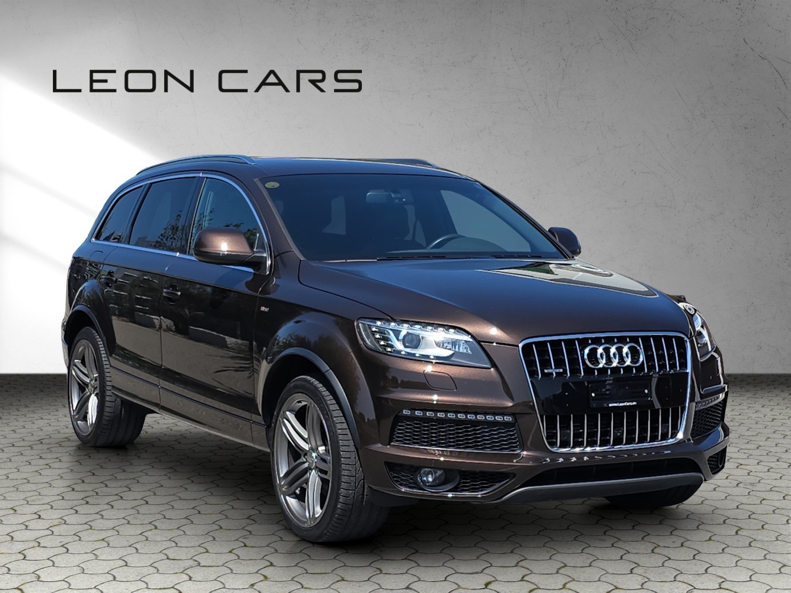 AUDI Q7 3.0 TDI quattro tiptronic S-Line Luftfederung 7-Sitzer-showroom-element-2