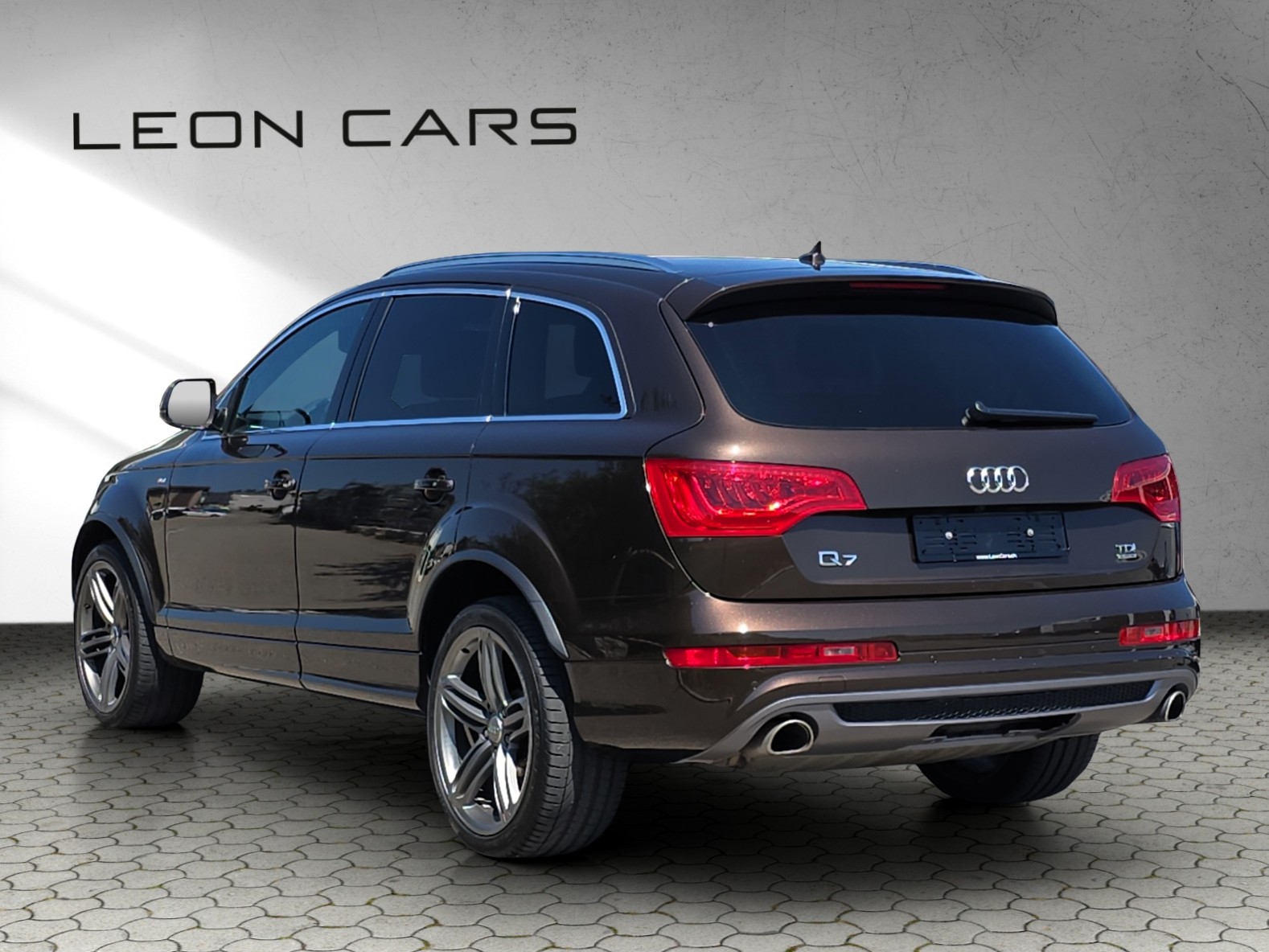 AUDI Q7 3.0 TDI quattro tiptronic S-Line Luftfederung 7-Sitzer-image-6