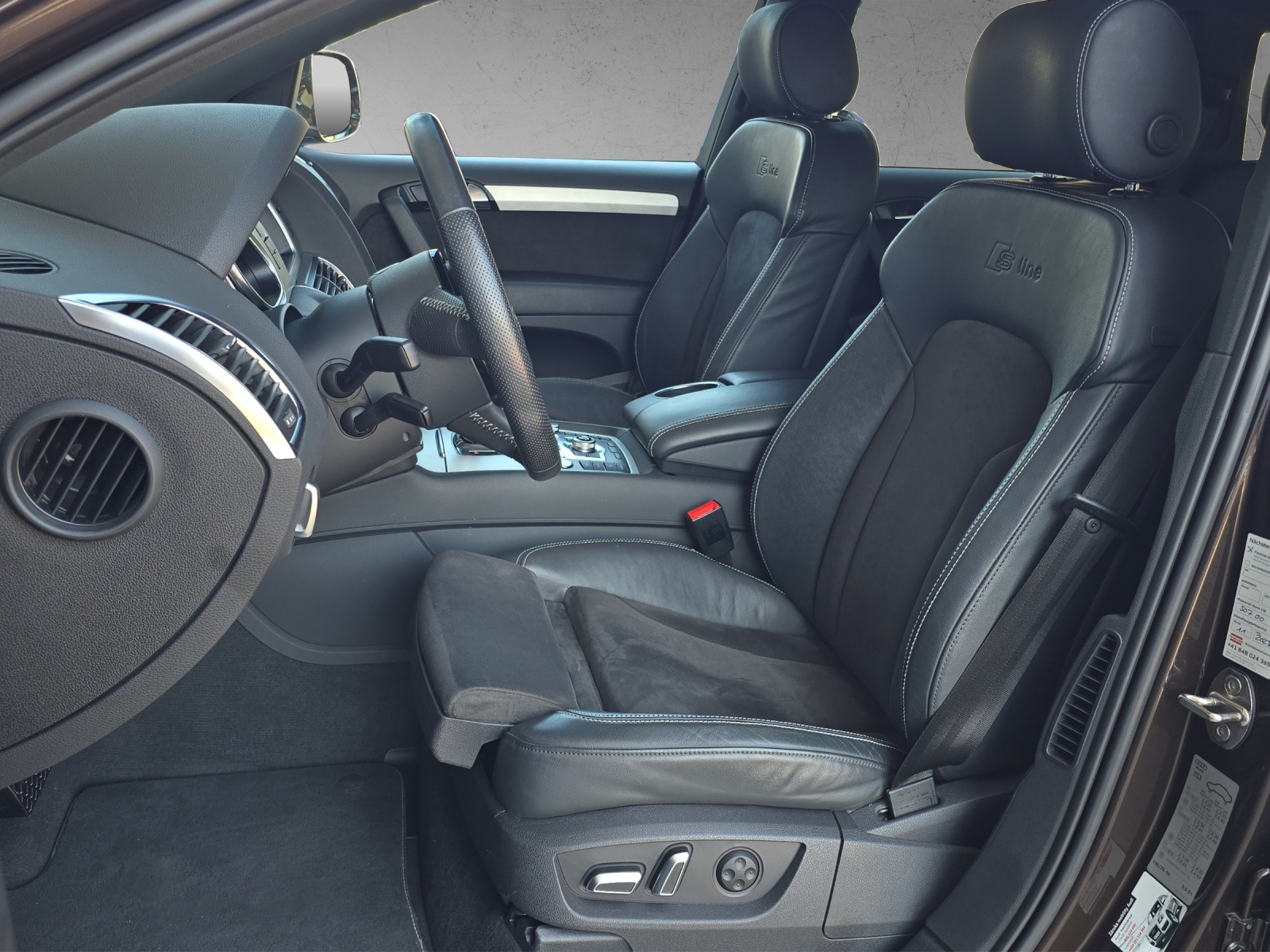 AUDI Q7 3.0 TDI quattro tiptronic S-Line Luftfederung 7-Sitzer-image-9