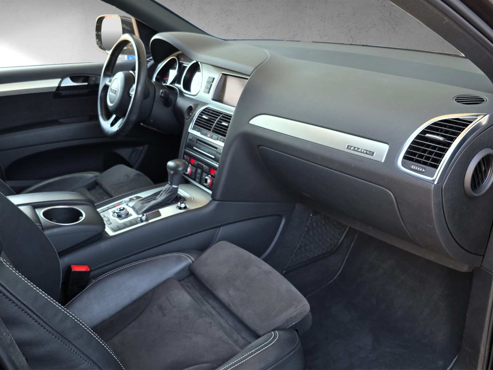 AUDI Q7 3.0 TDI quattro tiptronic S-Line Luftfederung 7-Sitzer-image-10