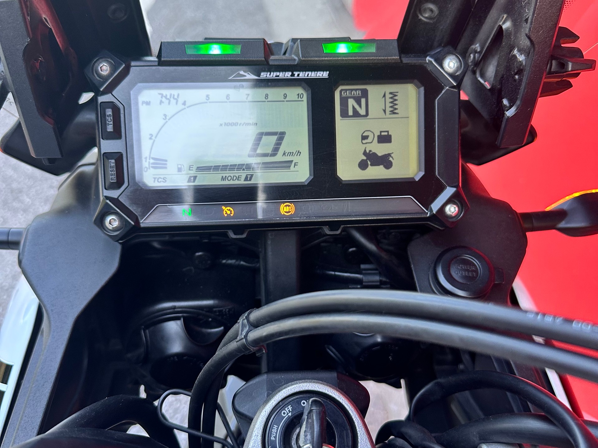 YAMAHA XT 1200 ZE Super Ténéré-image-5