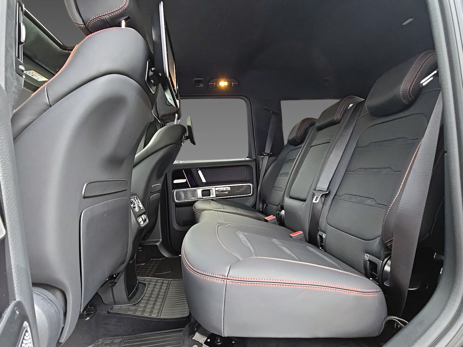 MERCEDES-BENZ G 63 AMG-image-9