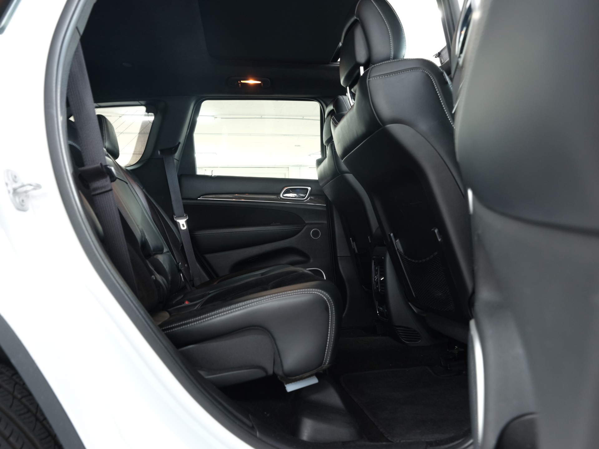 JEEP Grand Cherokee 6.4 V8 HEMI SRT8 Automatic *Harman & Kardon* *Panorama* *Rückfahrkamera*-image-25