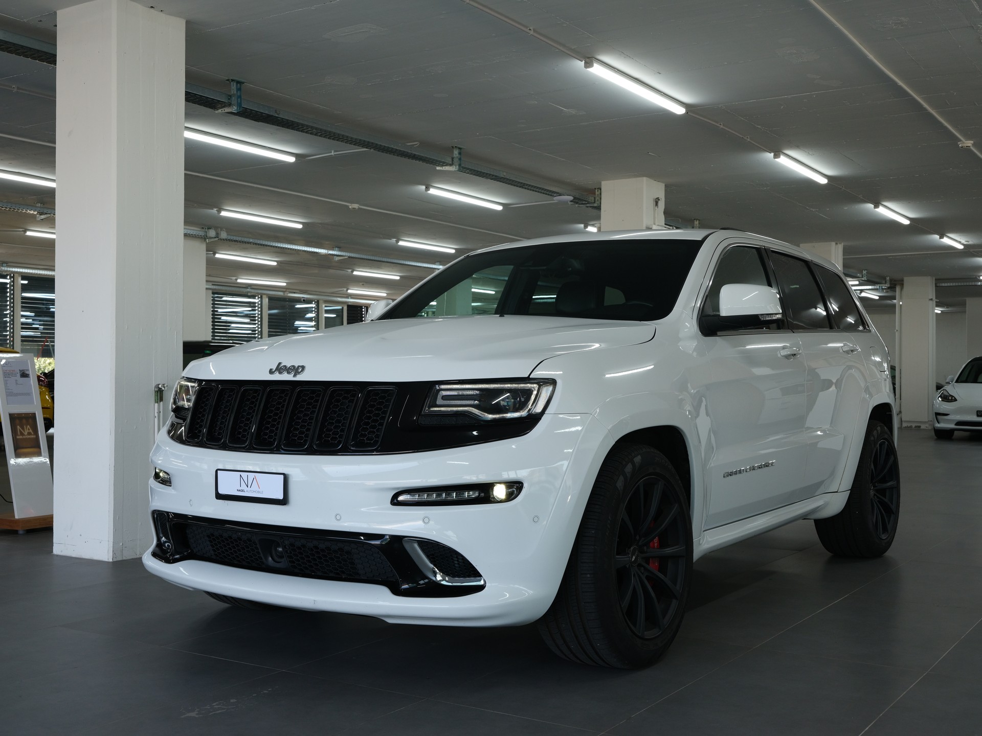 JEEP Grand Cherokee 6.4 V8 HEMI SRT8 Automatic *Harman & Kardon* *Panorama* *Rückfahrkamera*-image-7
