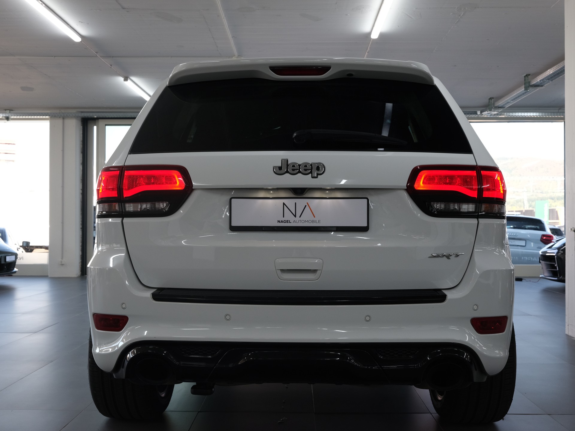 JEEP Grand Cherokee 6.4 V8 HEMI SRT8 Automatic *Harman & Kardon* *Panorama* *Rückfahrkamera*-showroom-element-3