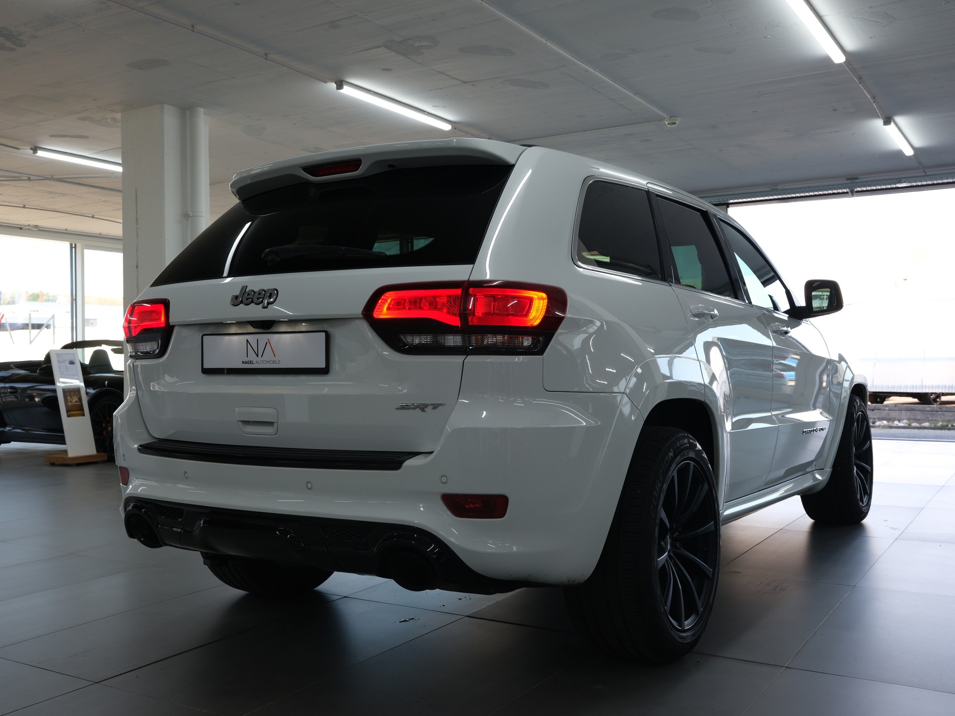 JEEP Grand Cherokee 6.4 V8 HEMI SRT8 Automatic *Harman & Kardon* *Panorama* *Rückfahrkamera*-showroom-element-2