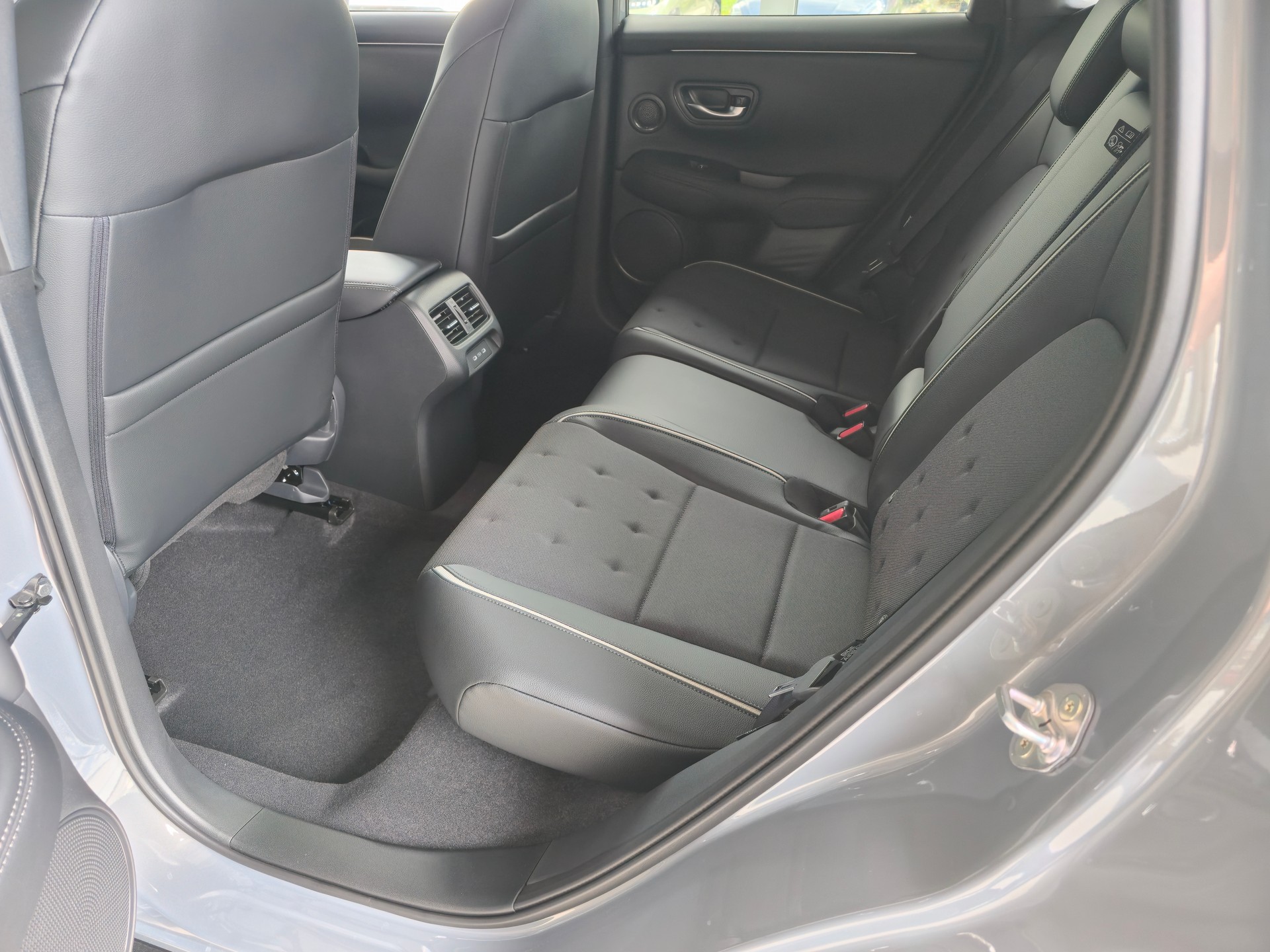 HONDA ZR-V 2.0i MMD Sport-image-10
