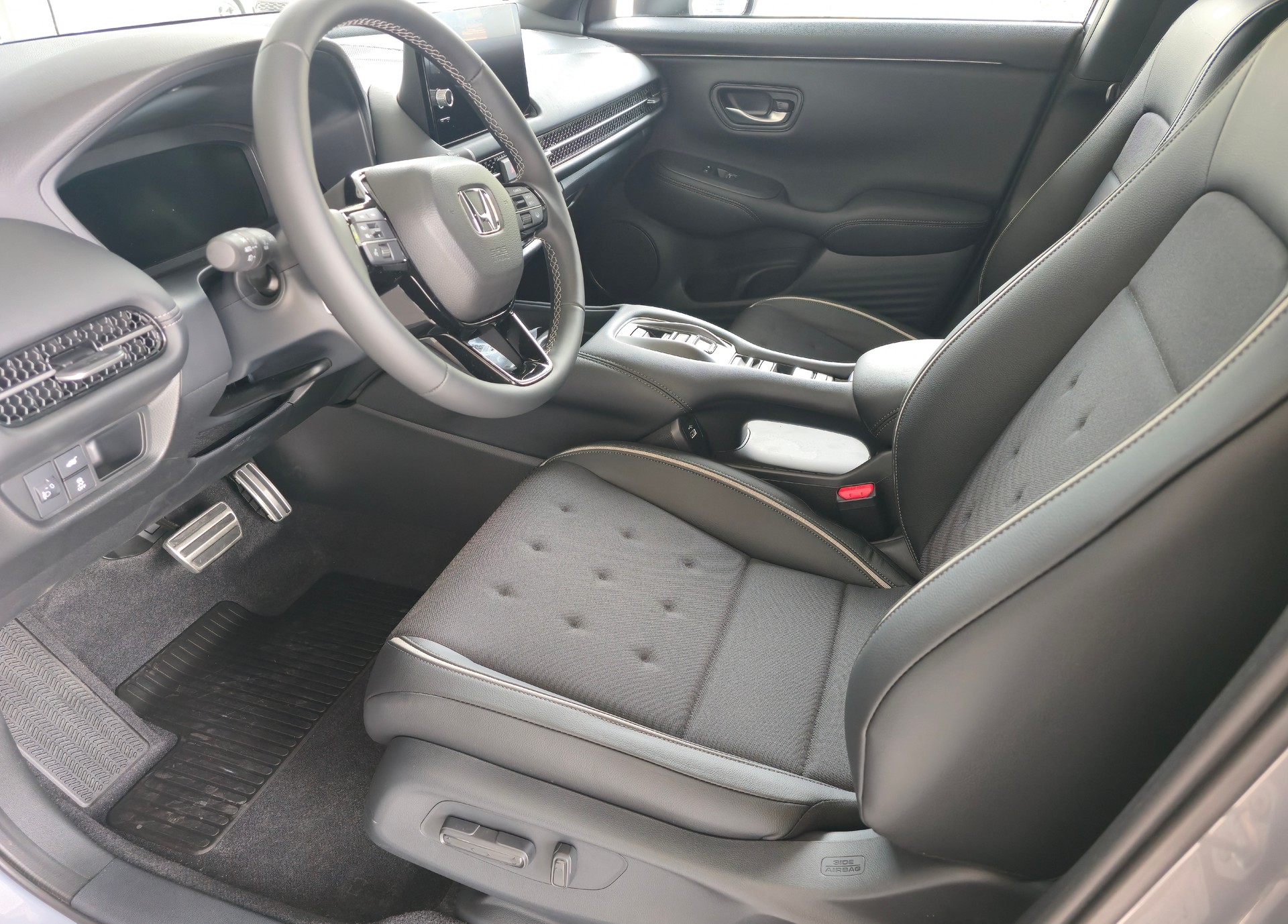 HONDA ZR-V 2.0i MMD Sport-image-2