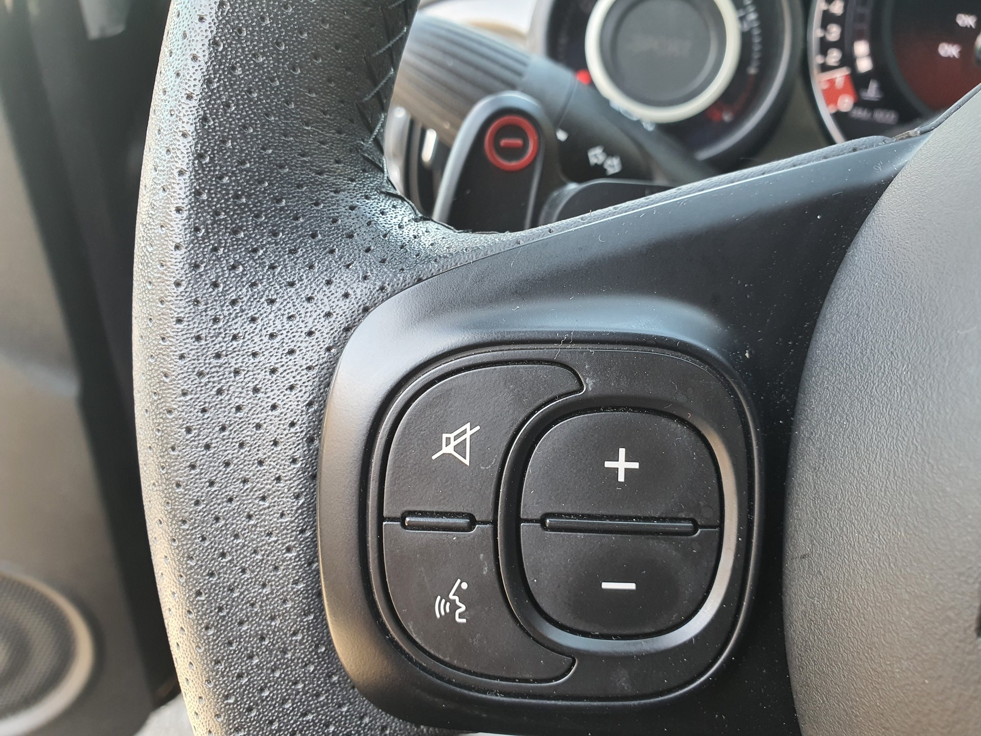 FIAT 595 1.4 16V Turbo Abarth Turismo Dualogic-image-20