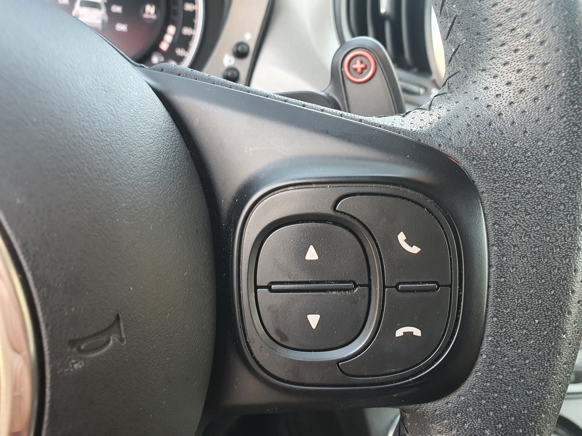 FIAT 595 1.4 16V Turbo Abarth Turismo Dualogic-image-19