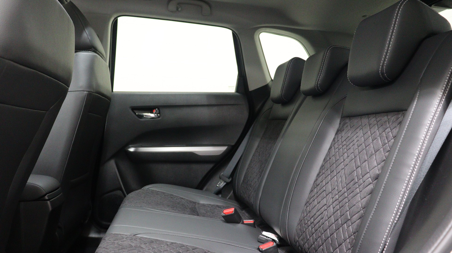 SUZUKI Vitara 1.5 Compact Top Hybrid 4x4-showroom-element-3