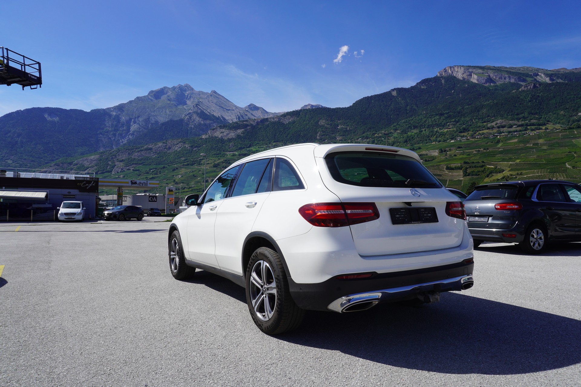 MERCEDES-BENZ GLC 250 4Matic 9G-Tronic-showroom-element-2