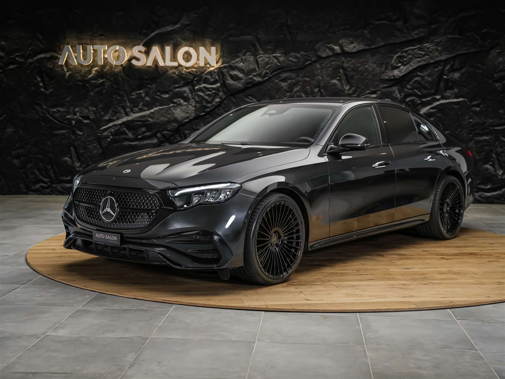 MERCEDES-BENZ E 200 AMG Line 9G-Tronic *21" Felgen*Werksgarantie*Lenkradheizung*Ambientebeleuchtung*-showroom-element-1