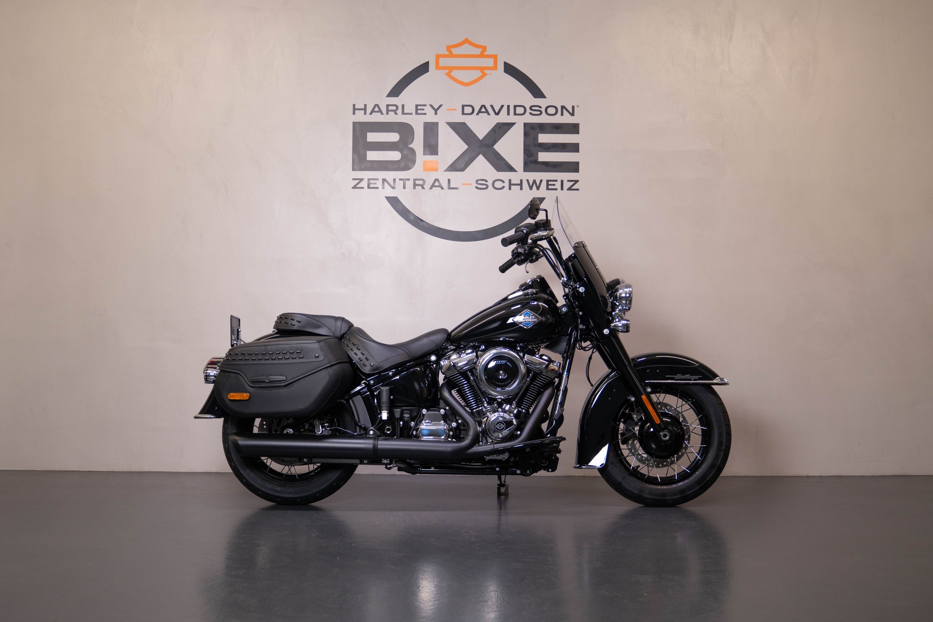 HARLEY-DAVIDSON FLHC Heritage Classic 117ci
