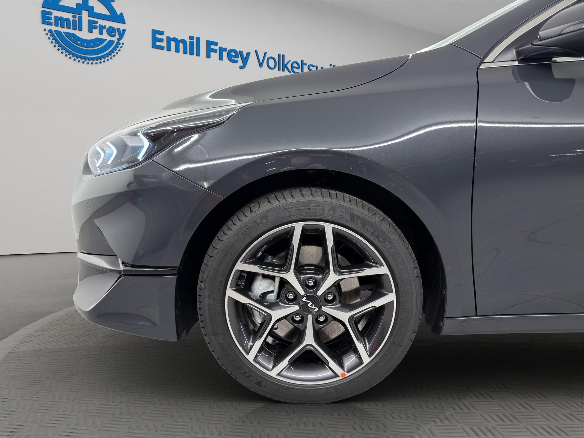 KIA Ceed SW 1.5 T-GDi Power-showroom-element-3
