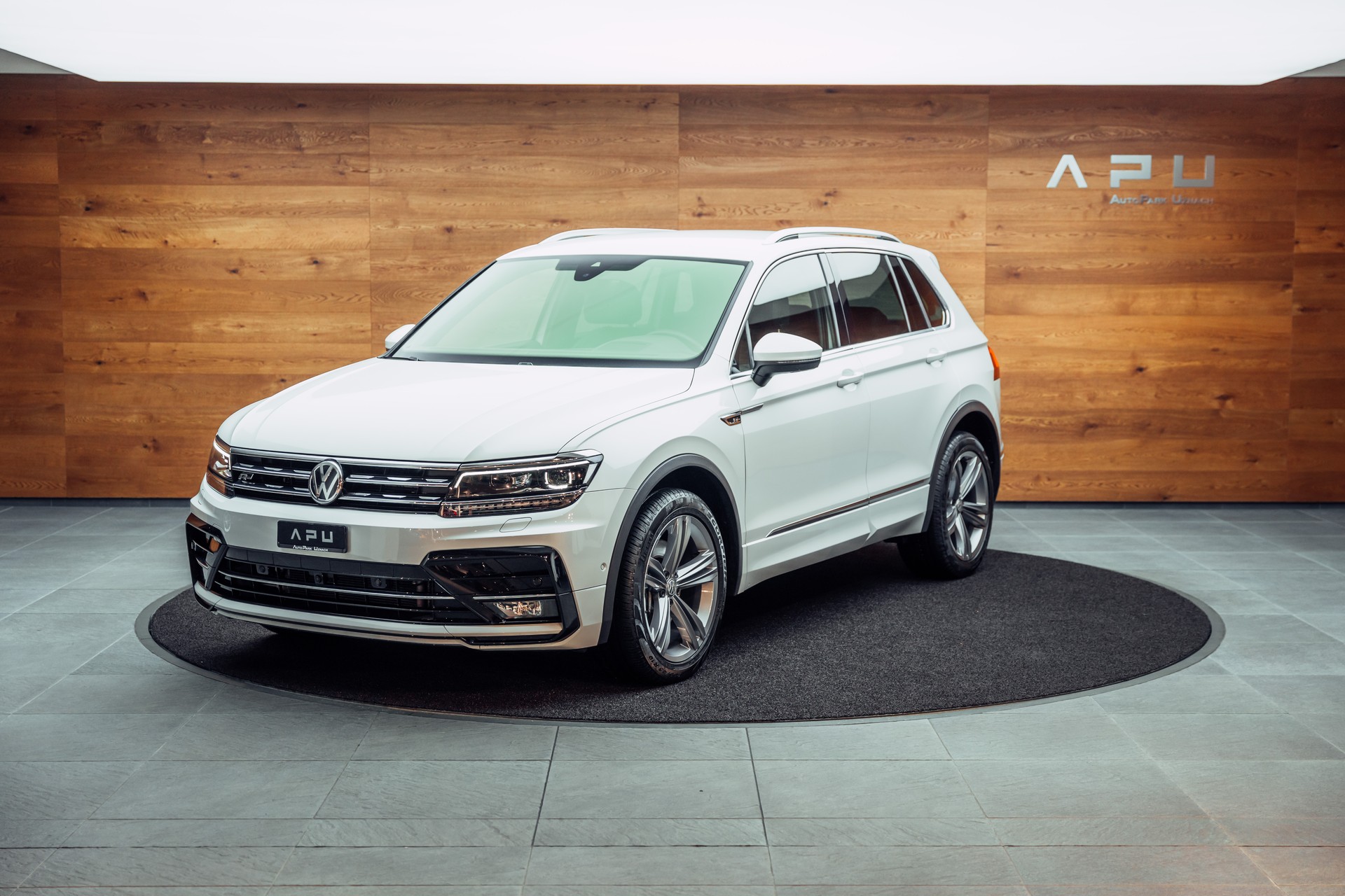 VW Tiguan 2.0 TDI SCR Highline 4Motion DSG-showroom-element-3