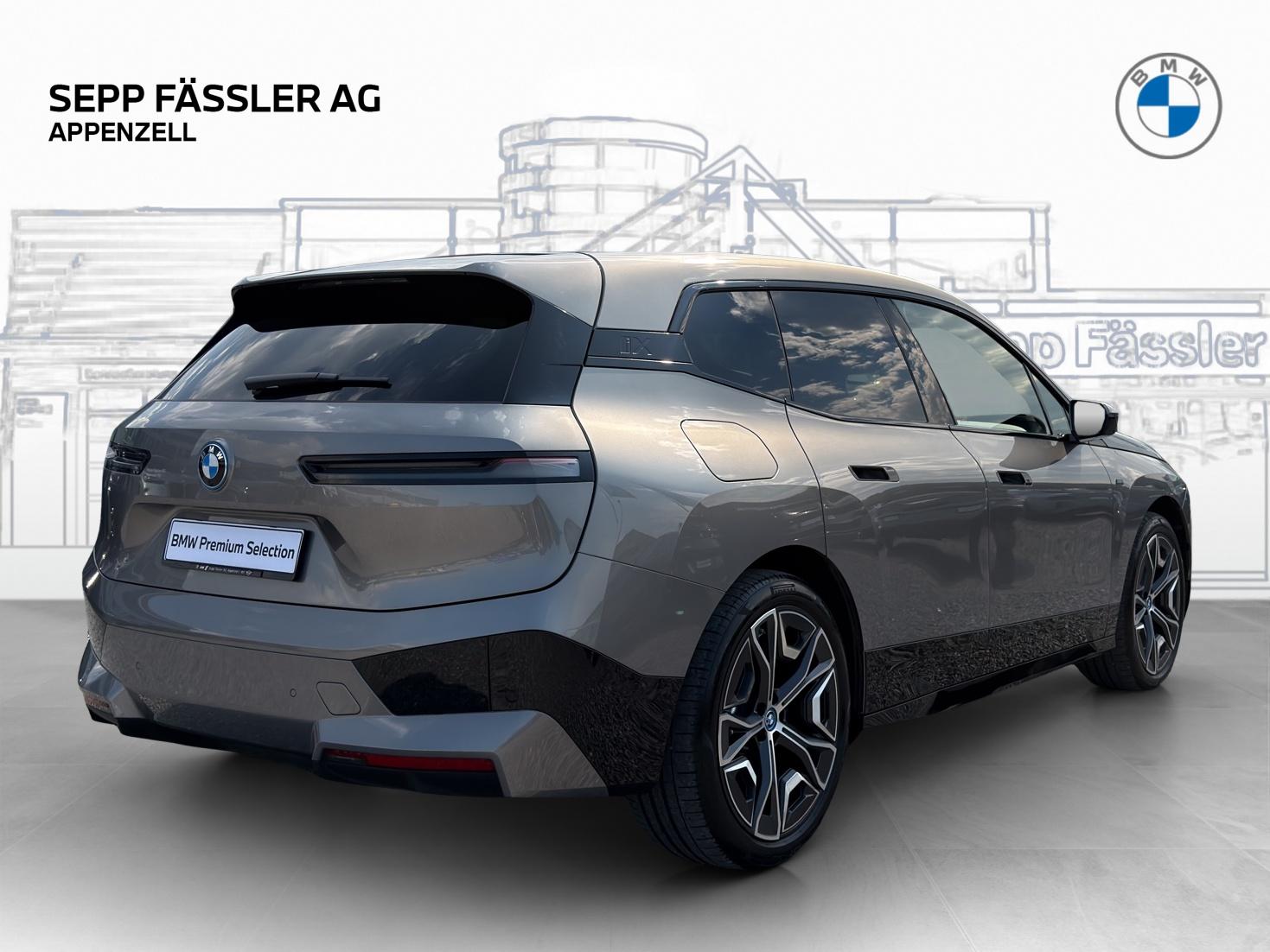 BMW iX M60-image-5