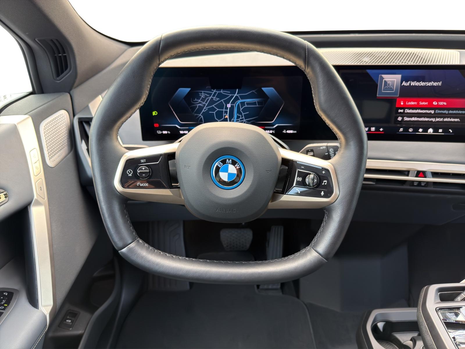 BMW iX M60-image-11