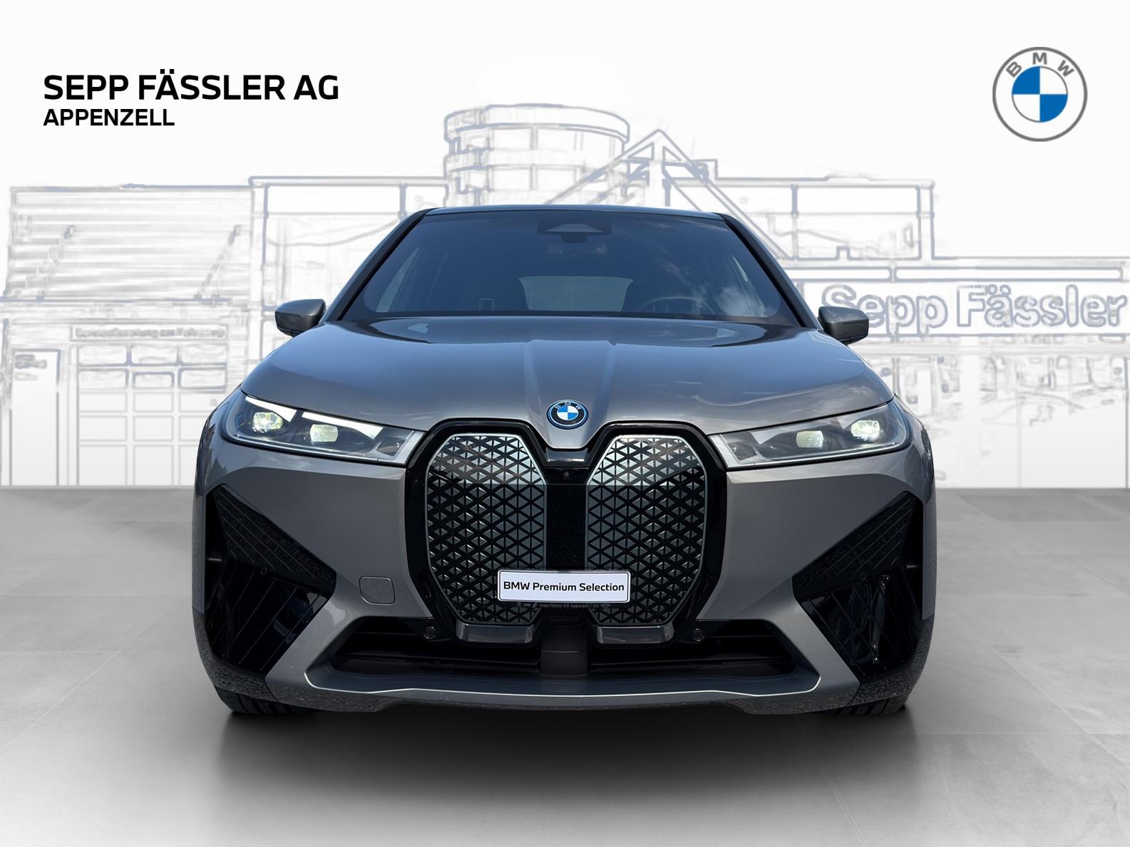 BMW iX M60-image-8