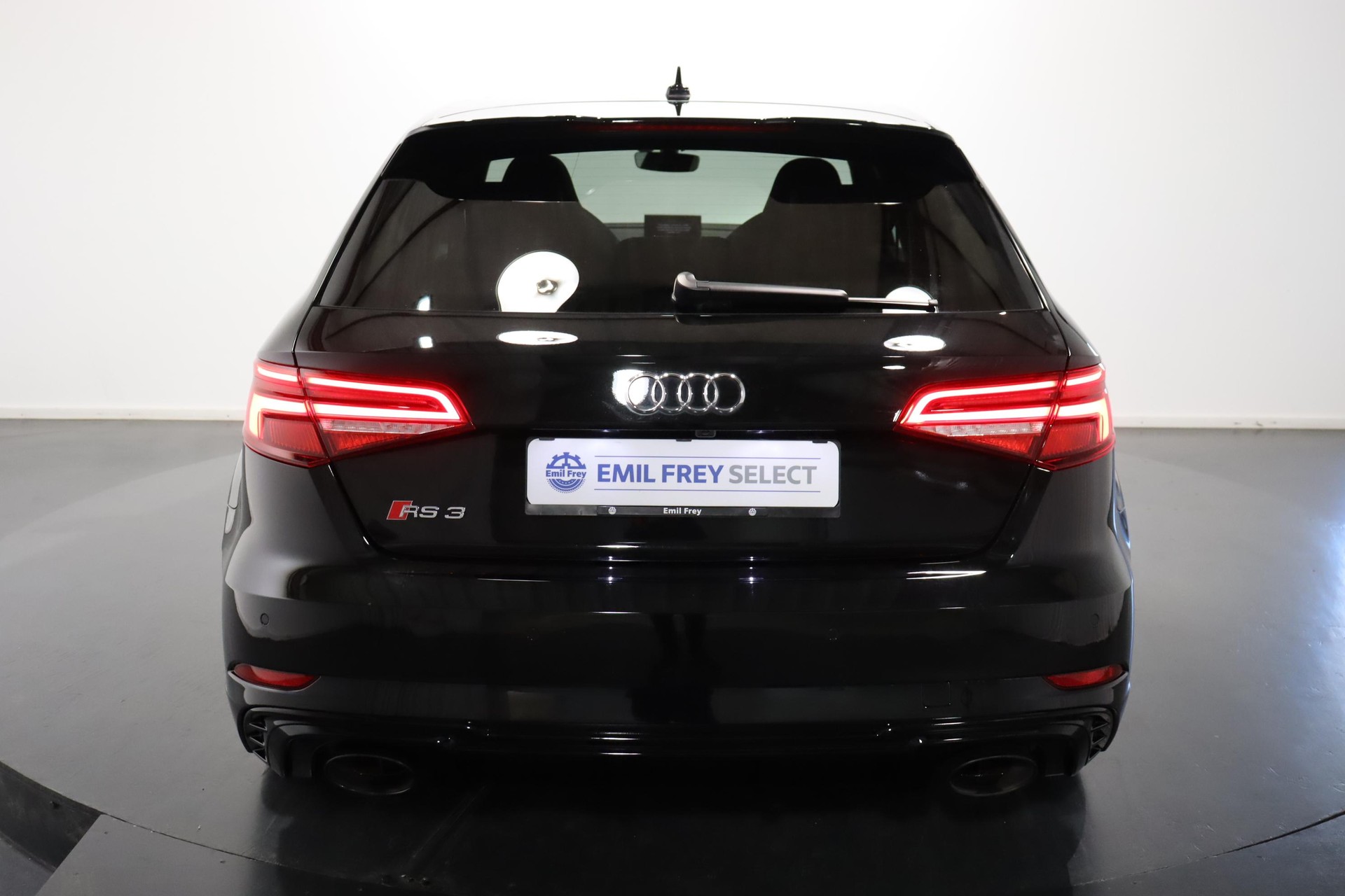 AUDI RS3 Sportback 2.5 T FSI quattro S-Tronic-showroom-element-3