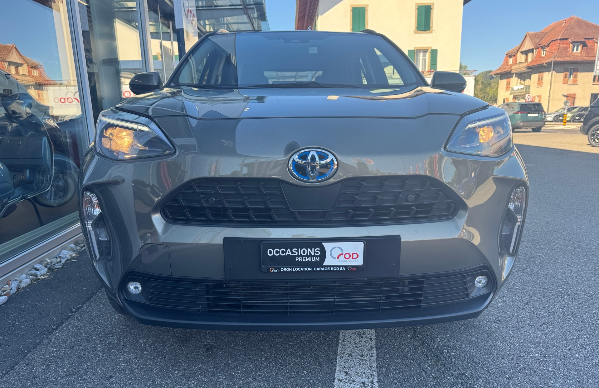 TOYOTA Yaris Cross 1.5 Comfort AWDi e-CVT-showroom-element-3