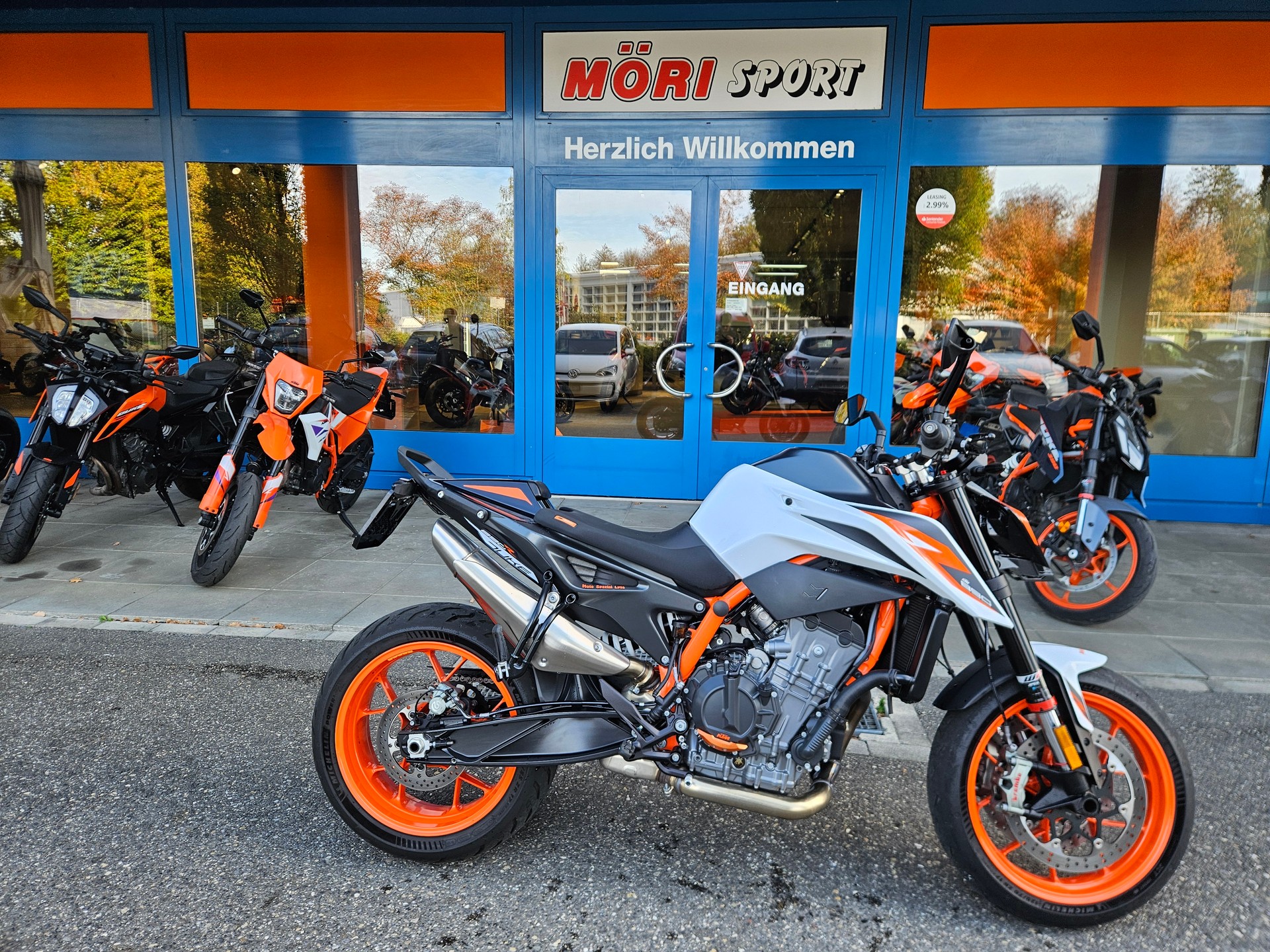 KTM 890 Duke R