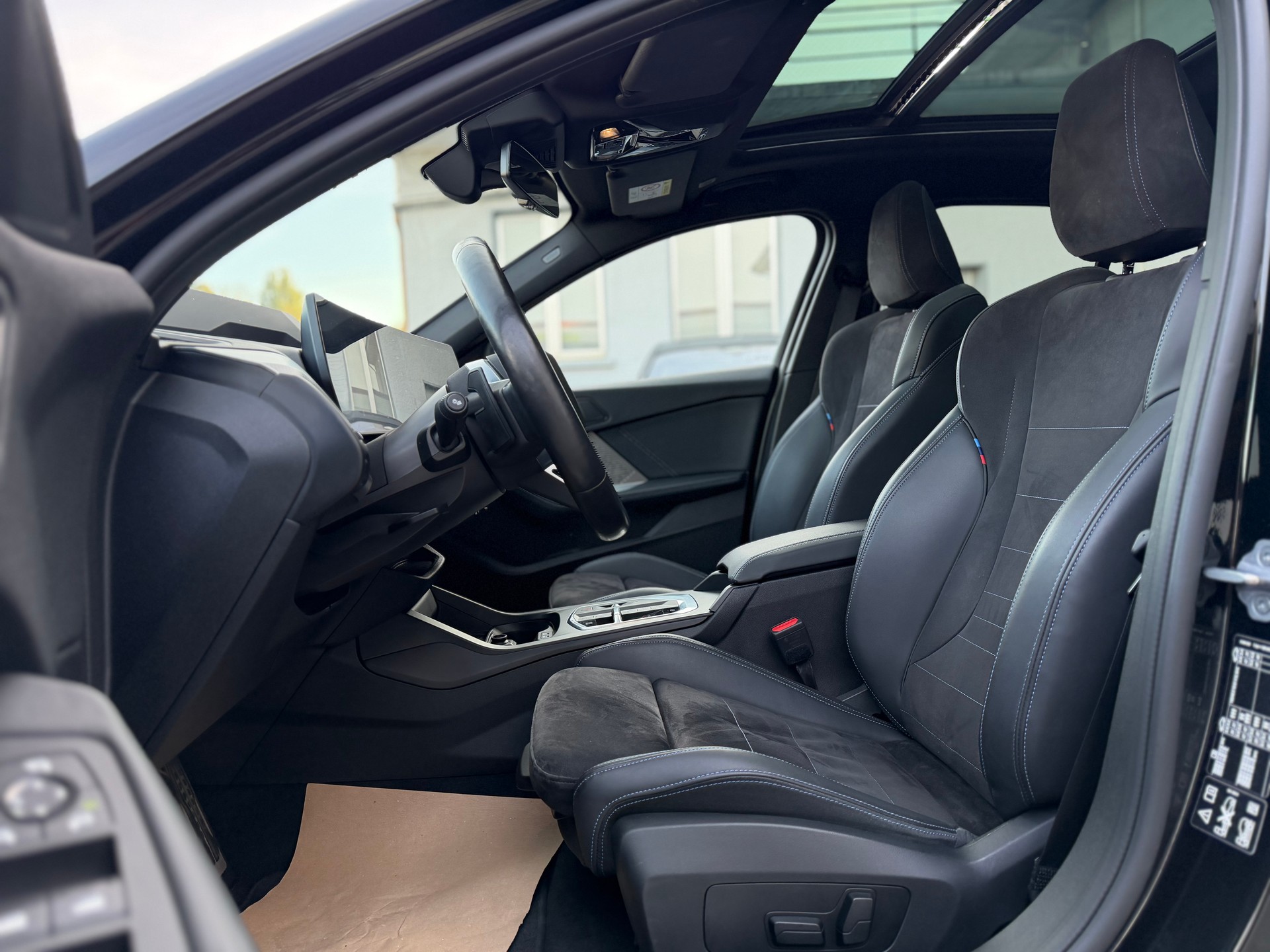 BMW 123 xDrive M Sport Steptronic-image-9