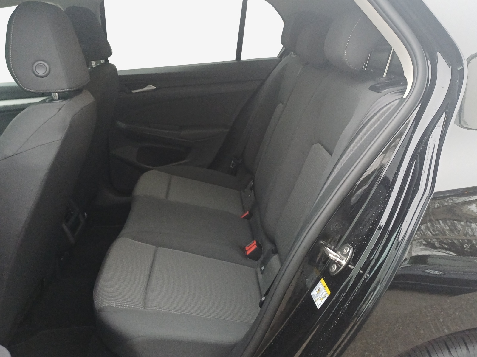 VW Golf 1.5 TSI Basis-image-11