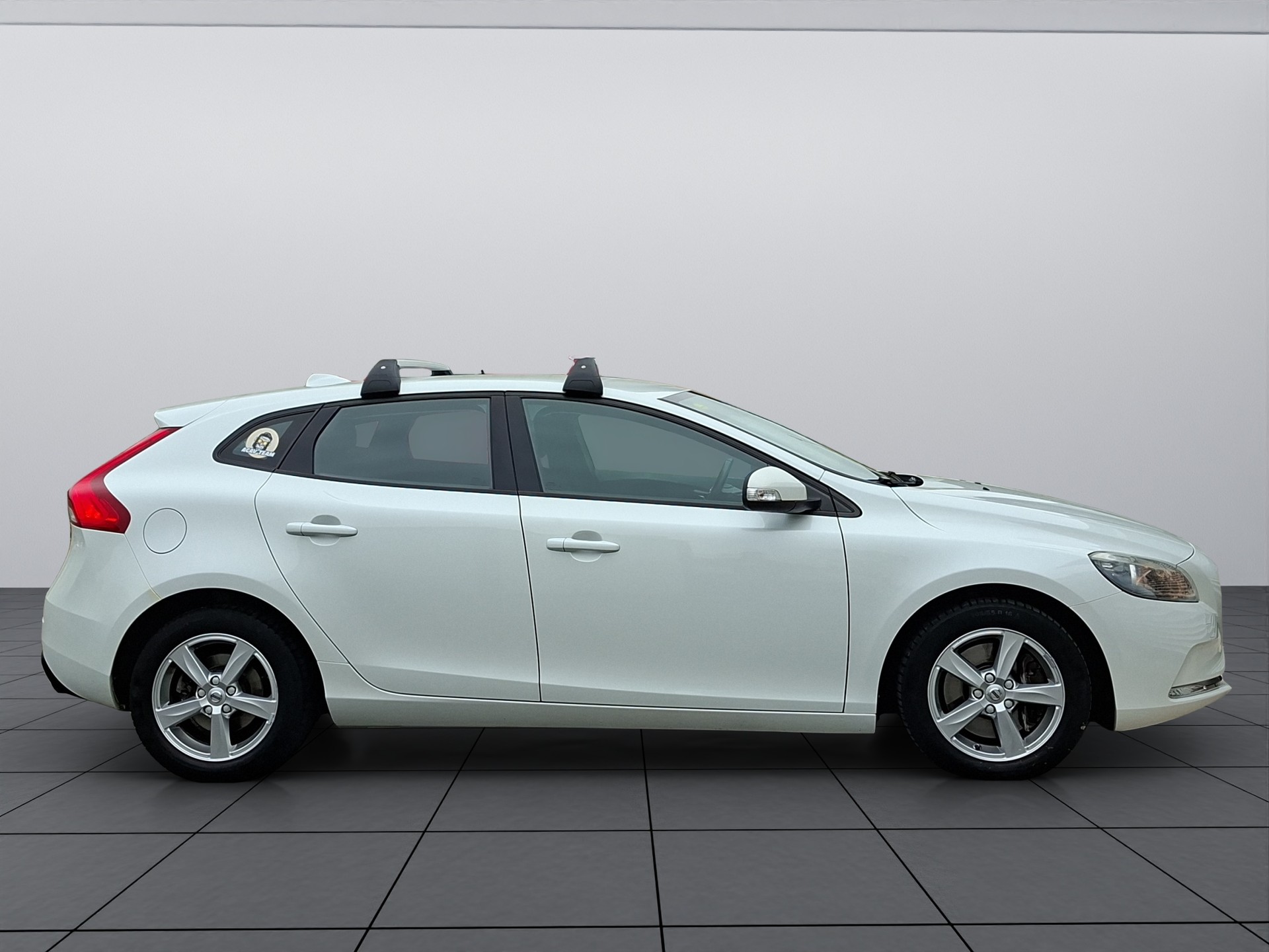 VOLVO V40 D3 Kinetic-image-6