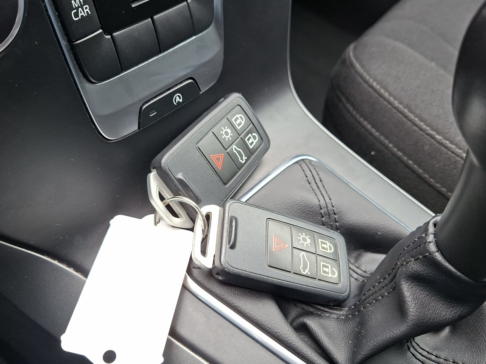 VOLVO V40 D3 Kinetic-image-15