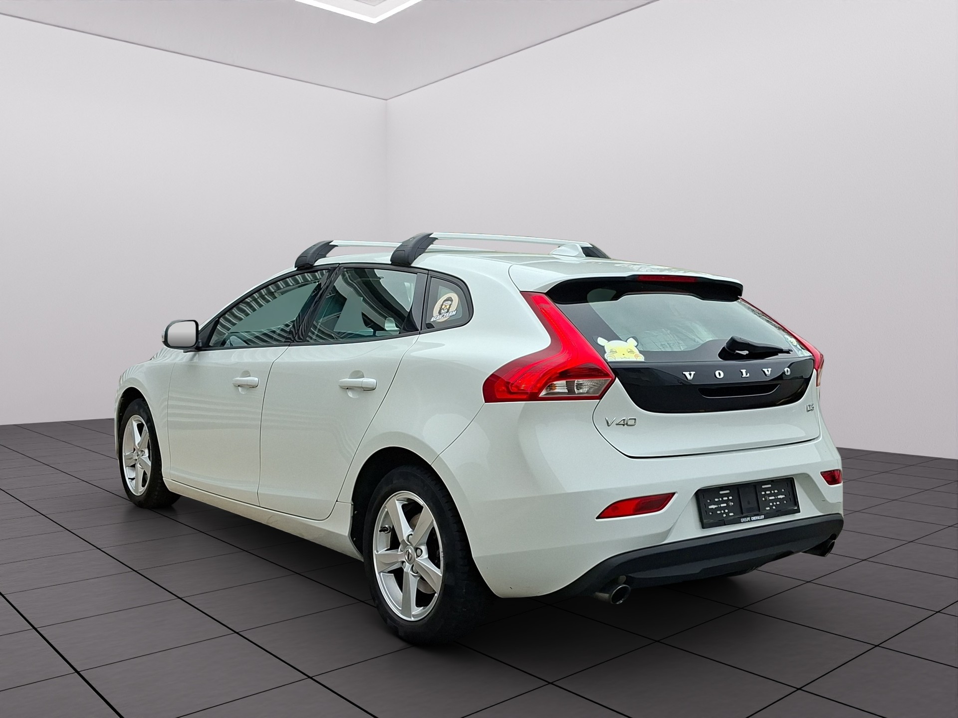VOLVO V40 D3 Kinetic-image-5