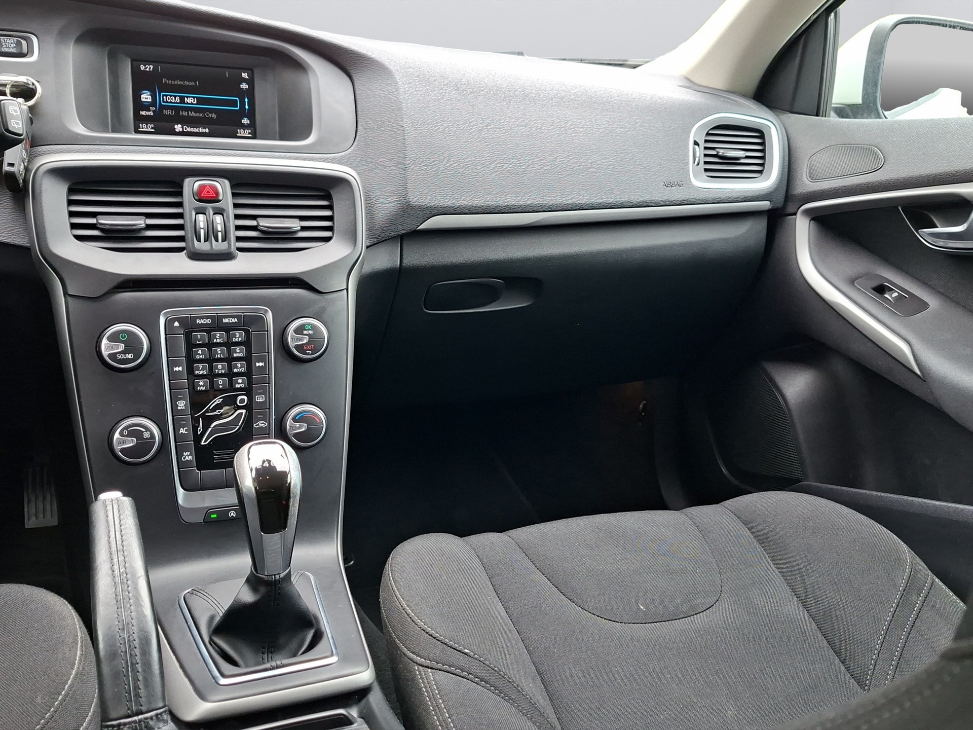 VOLVO V40 D3 Kinetic-image-13