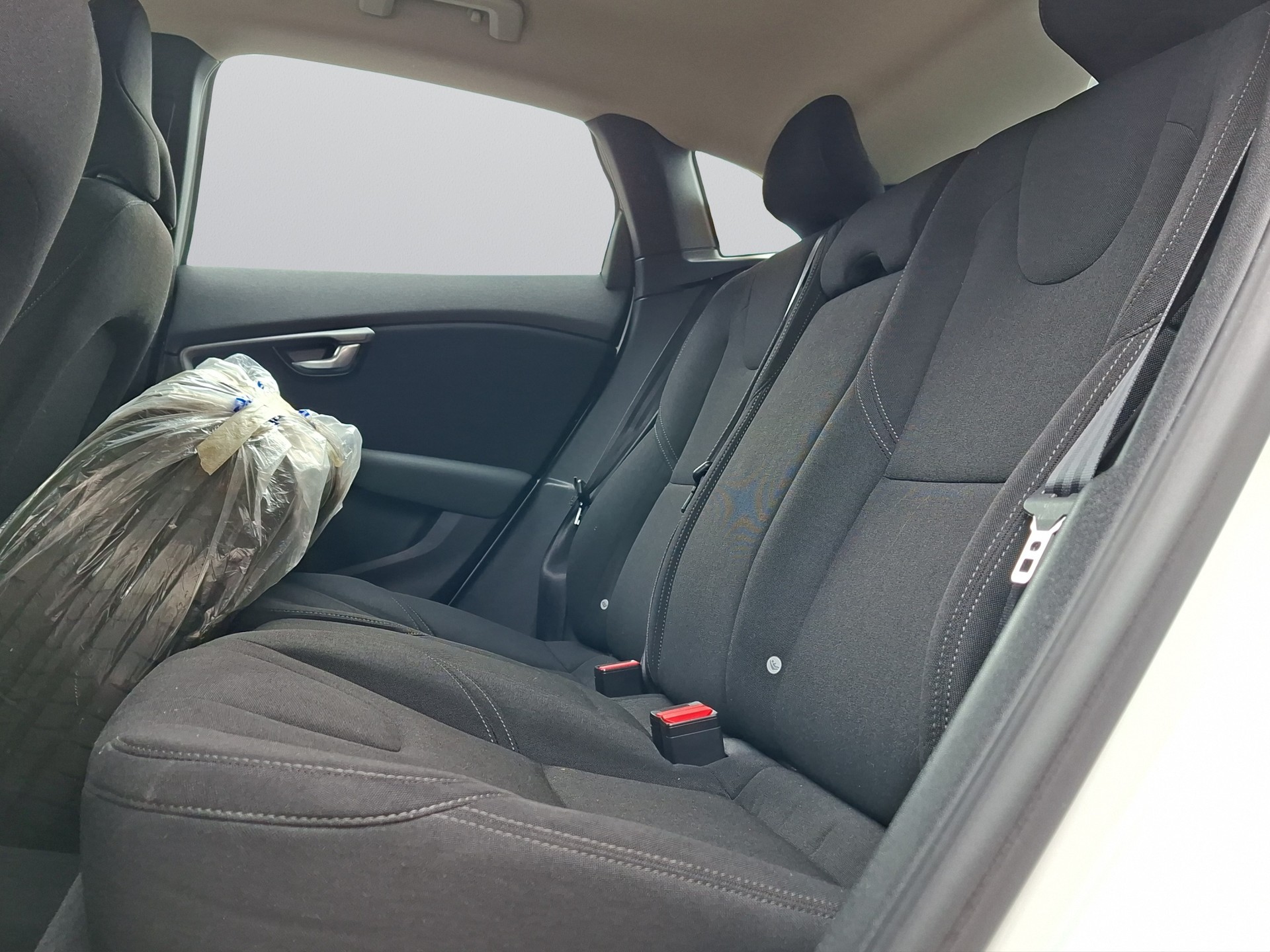 VOLVO V40 D3 Kinetic-image-12