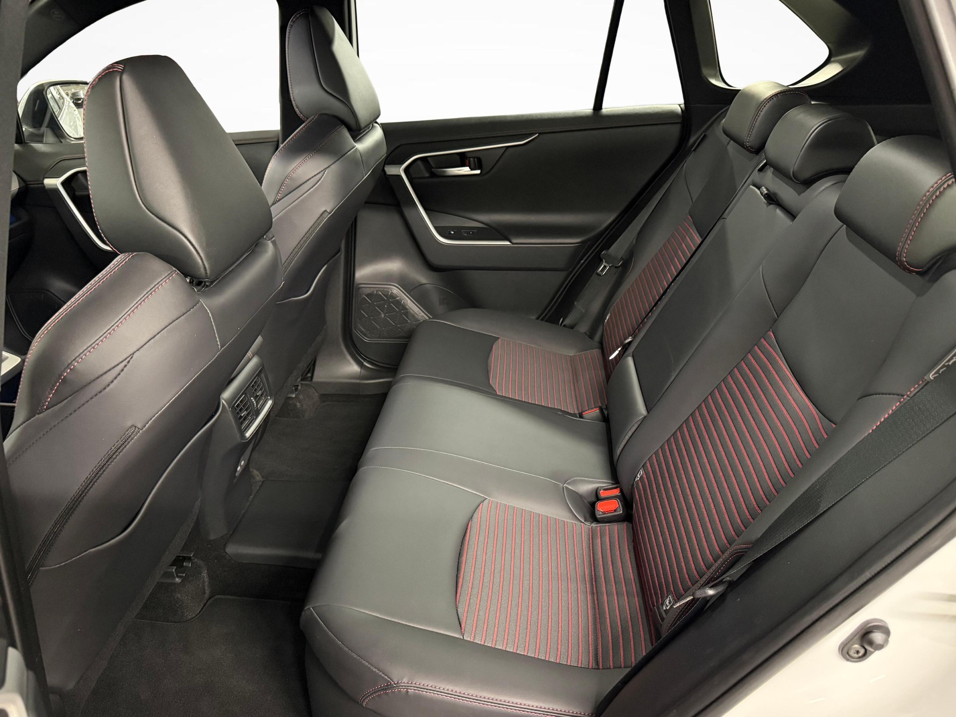SUZUKI Across 2.5 PHEV Compact Top 4x4-image-11