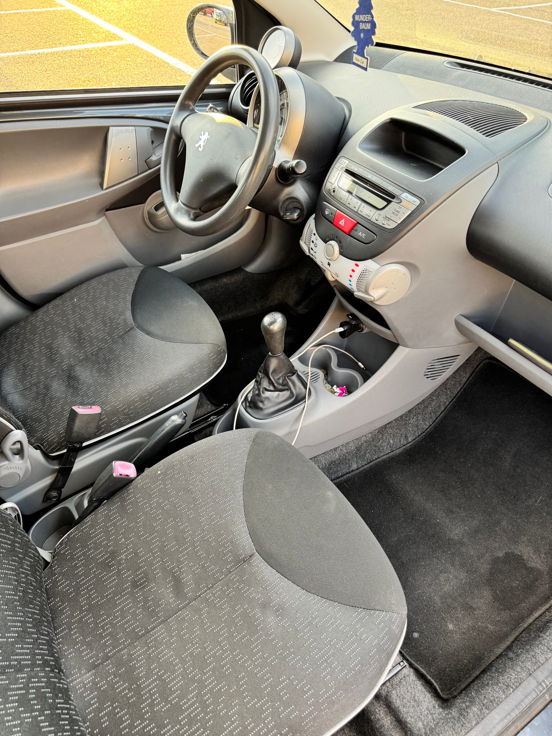 PEUGEOT 107 1.0 Trendy-image-11