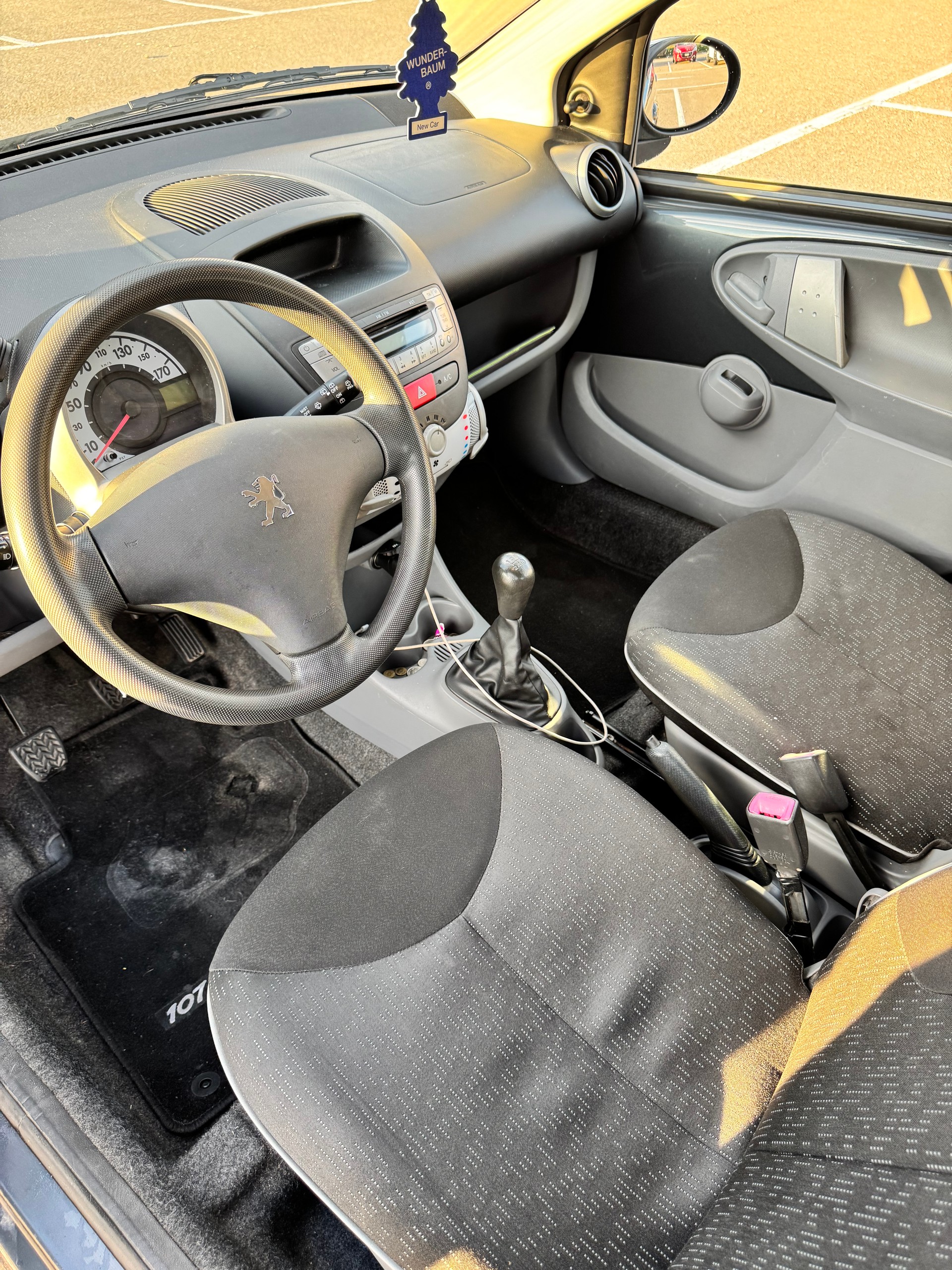 PEUGEOT 107 1.0 Trendy-image-8
