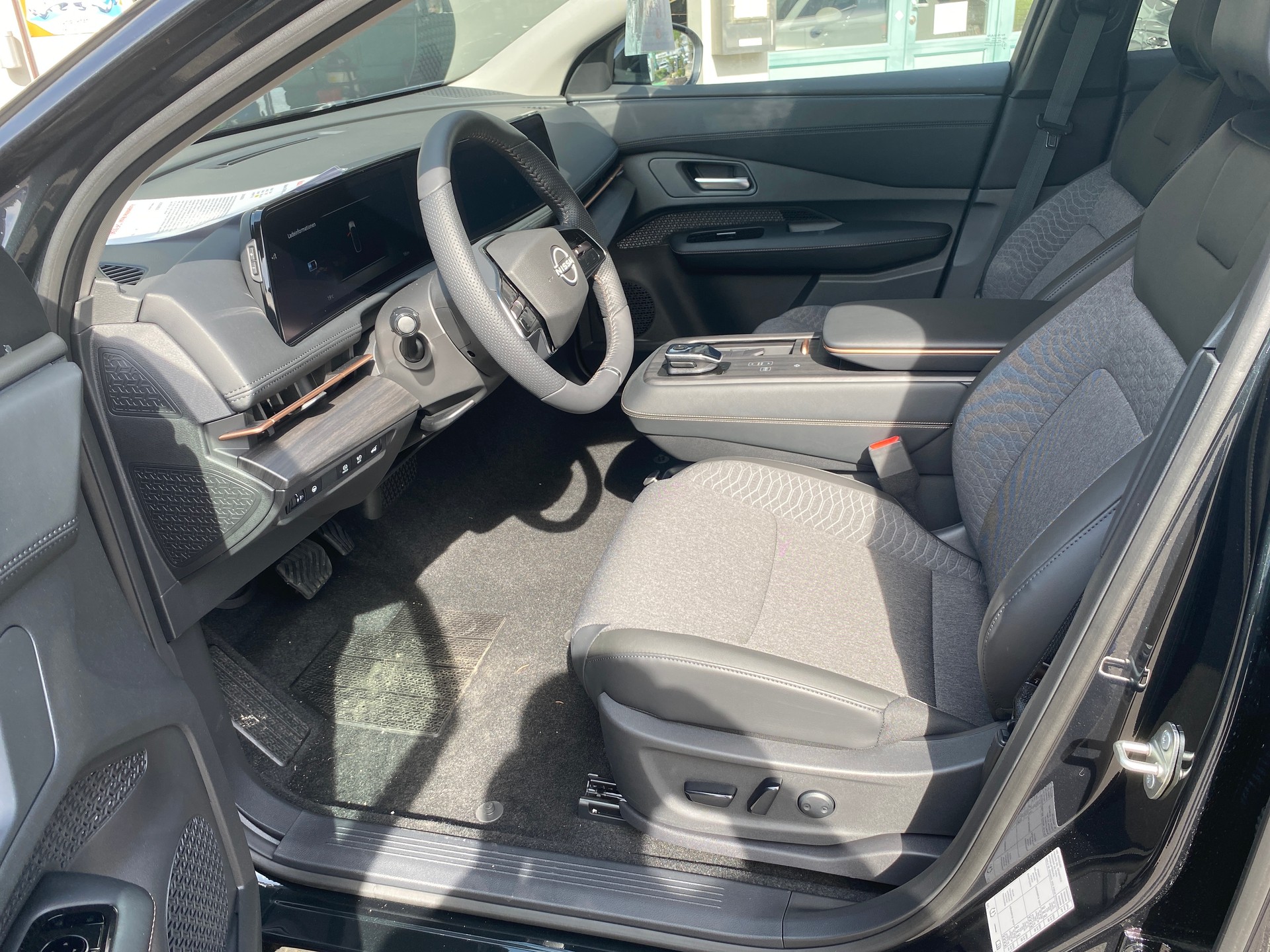 NISSAN Ariya 63 kWh Advance-image-10