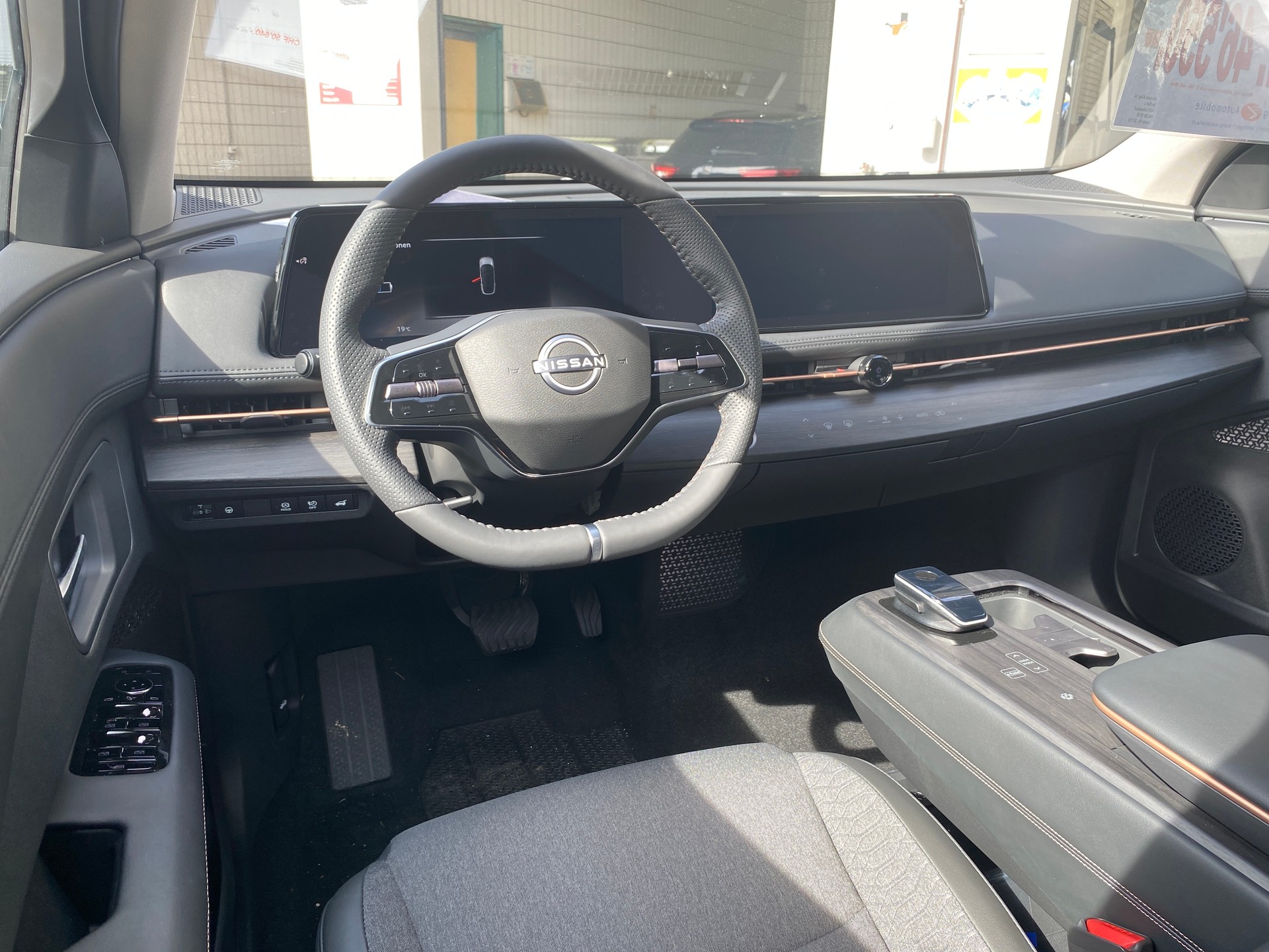 NISSAN Ariya 63 kWh Advance-image-9