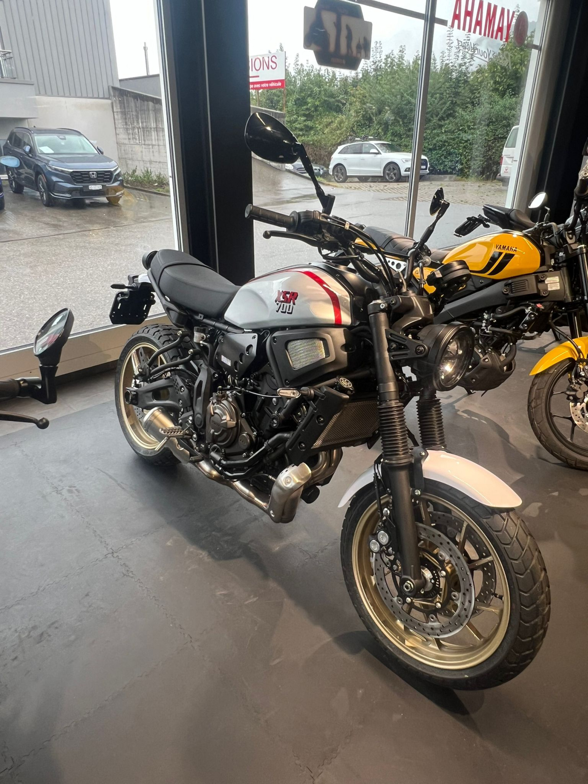 YAMAHA XSR 700 XTribute