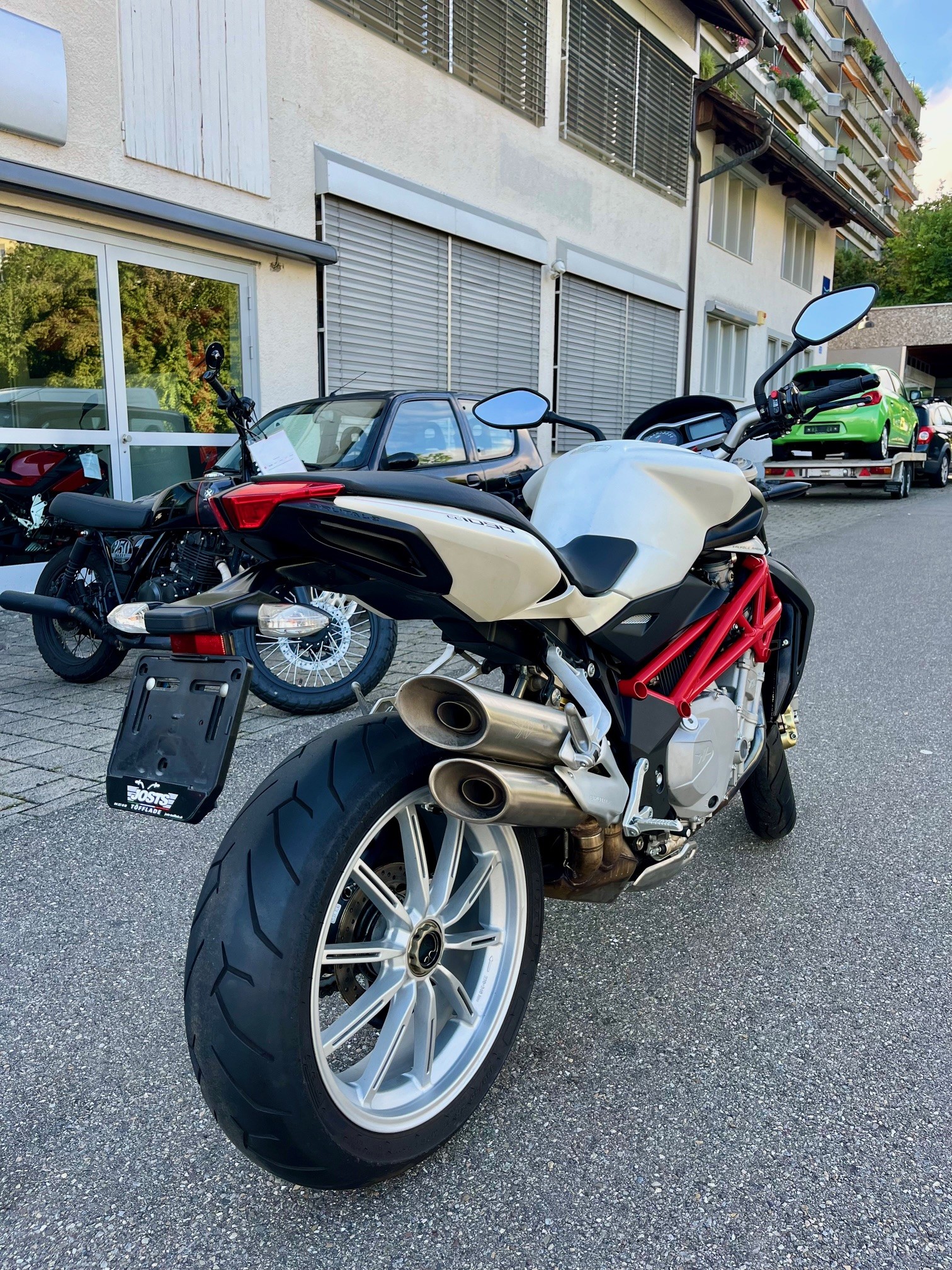 MV AGUSTA B4 Brutale 1090 ABS-image-3