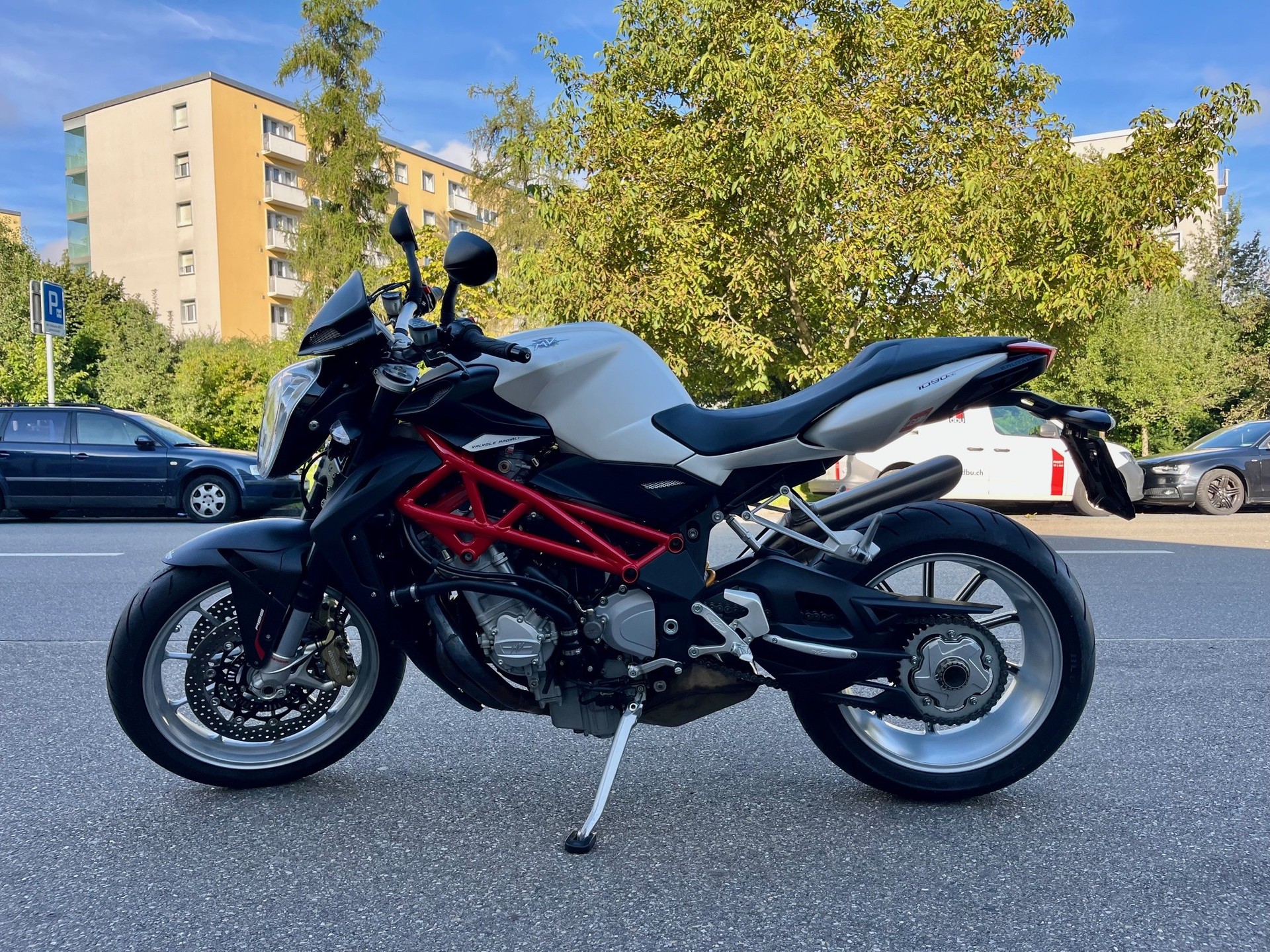 MV AGUSTA B4 Brutale 1090 ABS-image-1