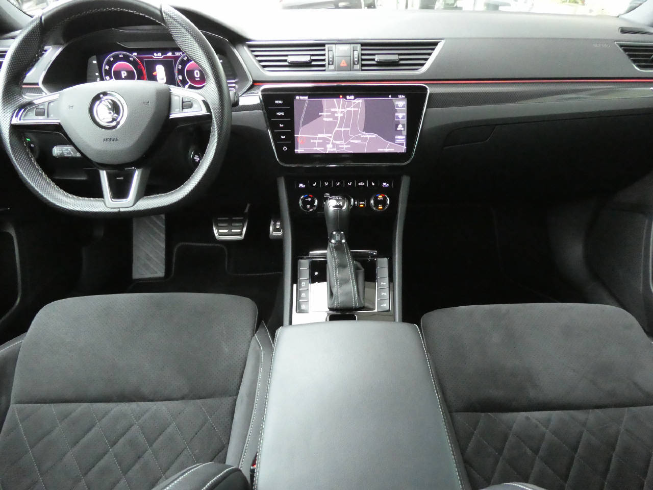 SKODA Superb Combi 2.0 TDI 190 SportLine+ 4x4 DSG-image-13